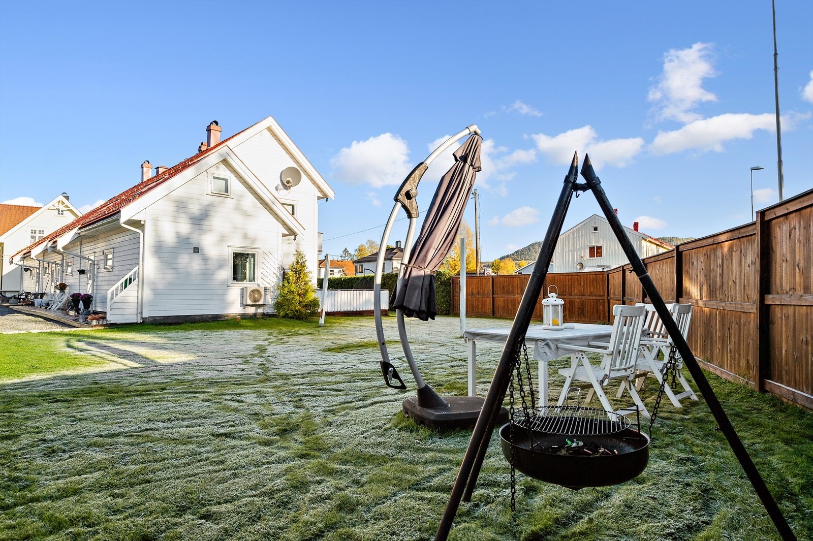 Hyggelig uteplass på fellesareal Galleribilde