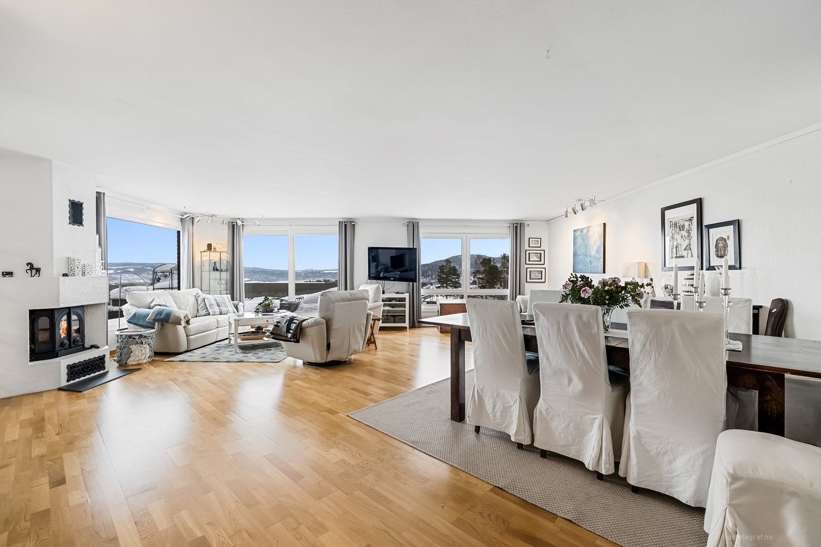 Alle vinduer, bortsett fra kjøkkenvindu, byttet i 2021. Galleribilde