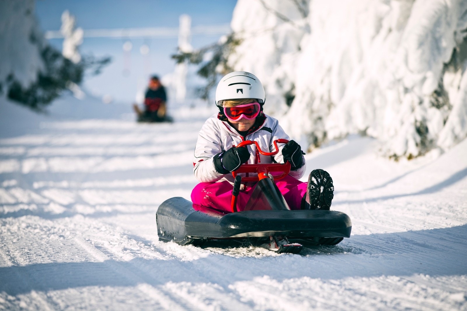 Lek og moro i alpinbakken Galleribilde