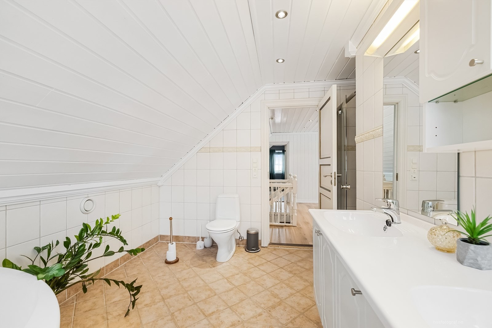 Badet oppleves som lyst og romslig Galleribilde