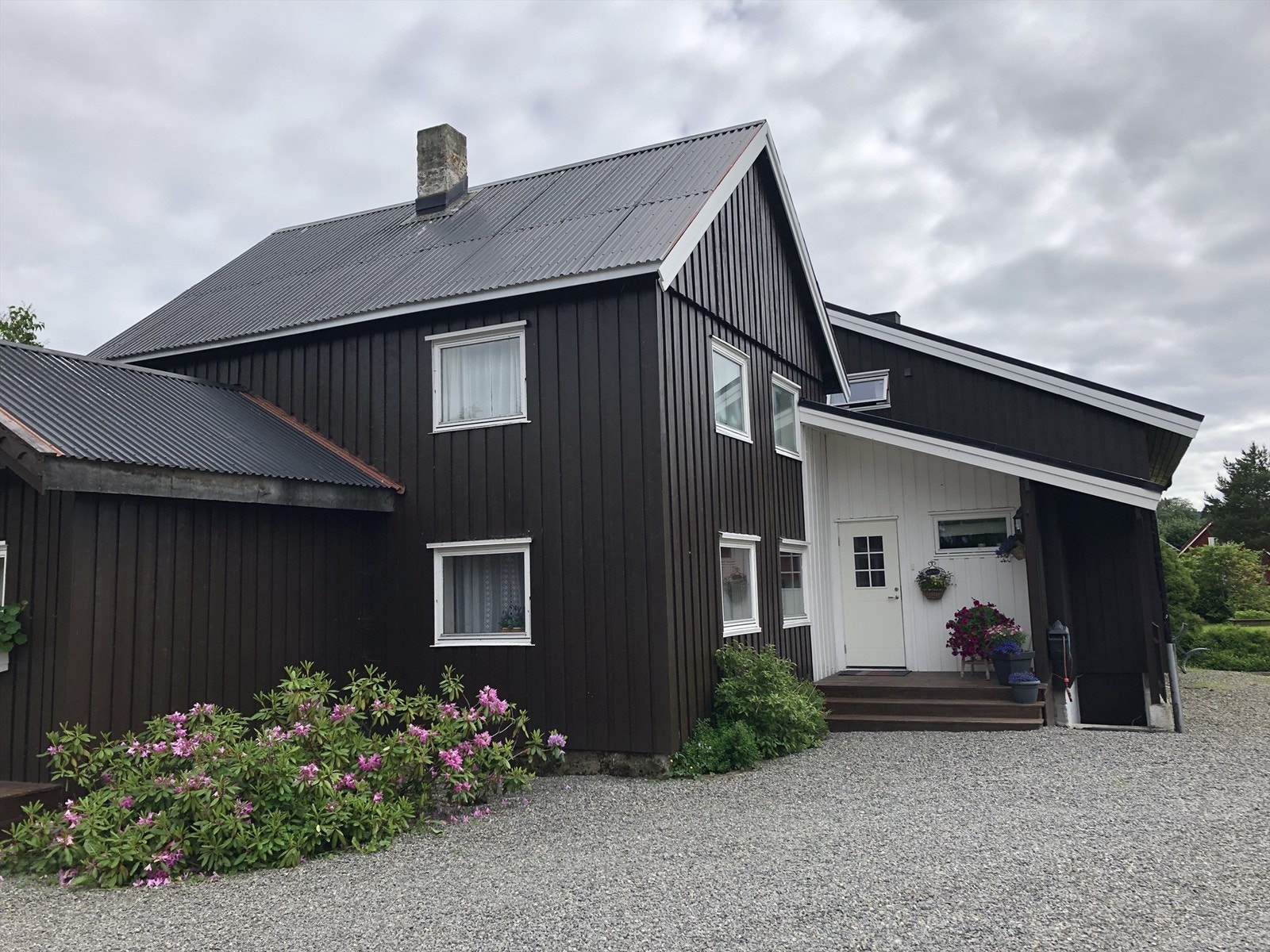 Inngangsparti på boligen. Galleribilde
