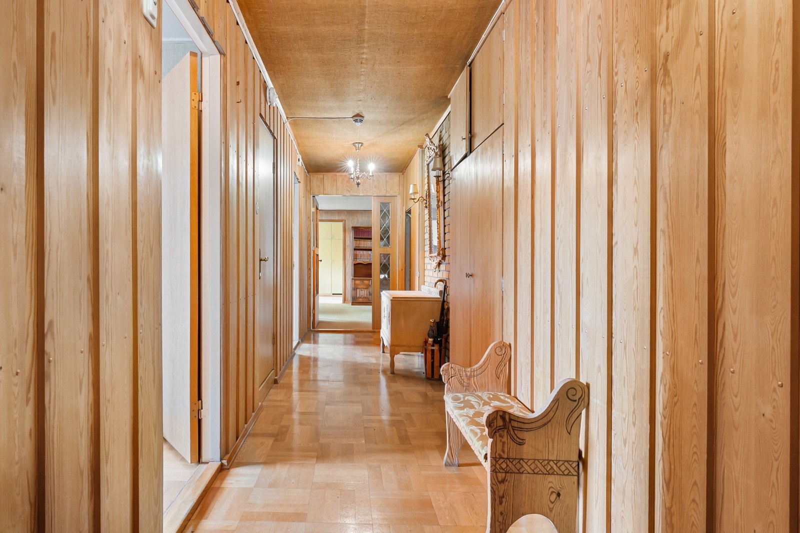 Entré/gang med "barnefløy" Galleribilde