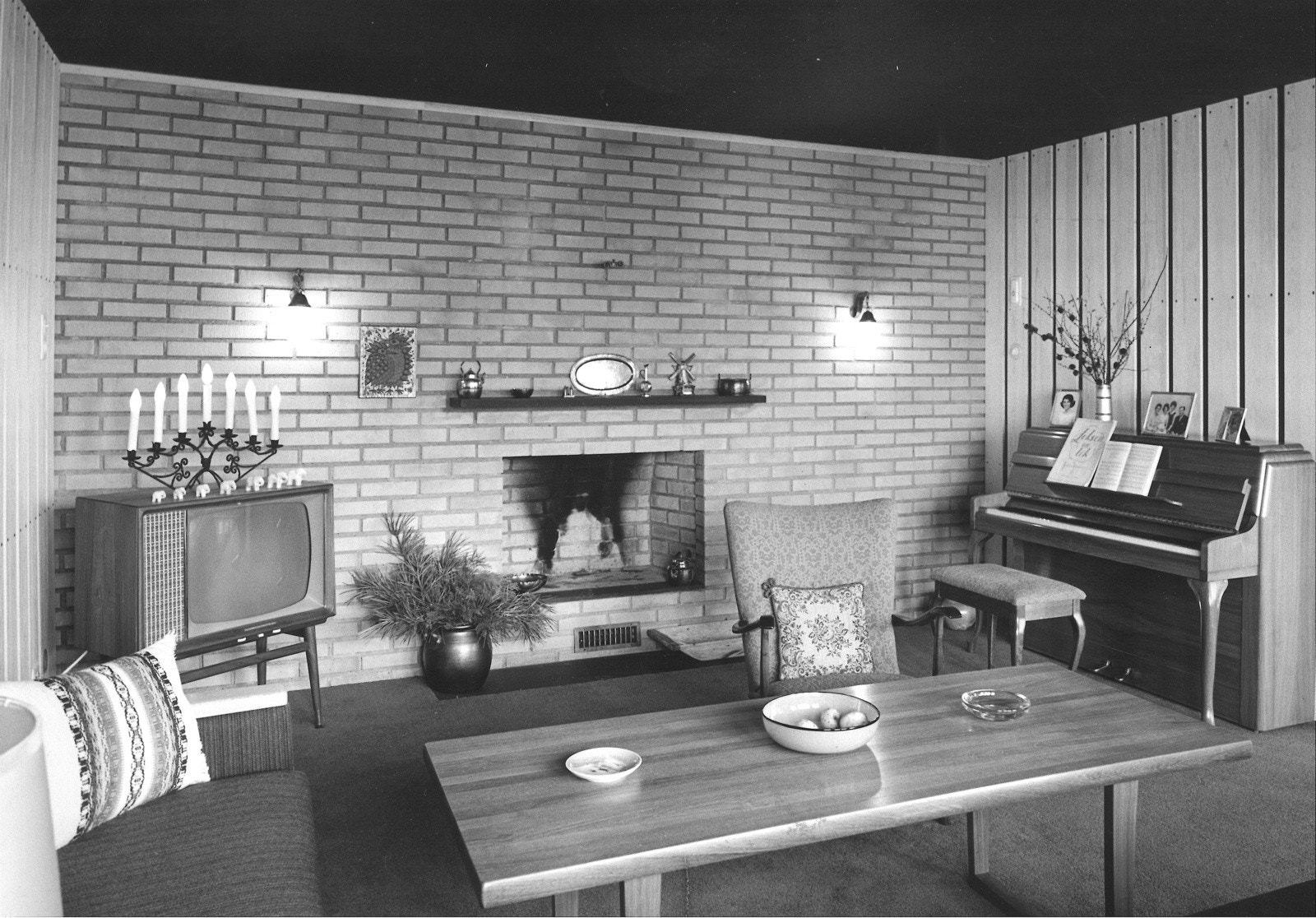 Peisestue anno 1964 (nyinnflyttet av leilighetens eneste eier) Galleribilde