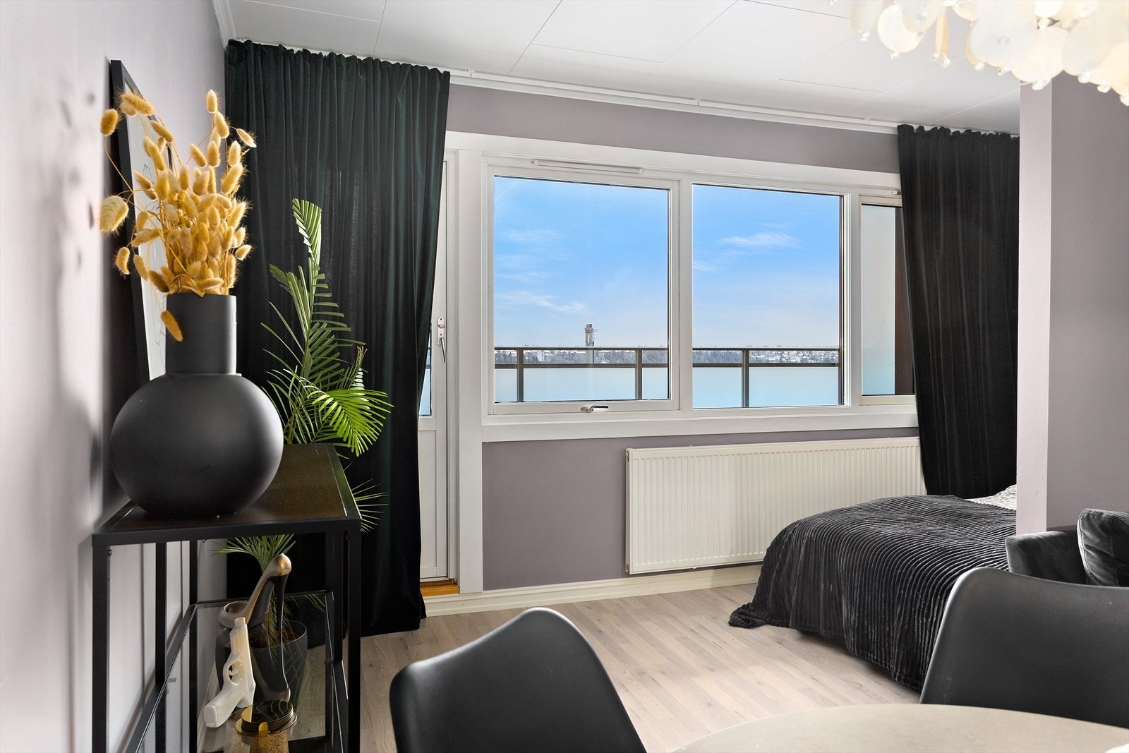 En arealeffektiv leilighet med sovealkove. Galleribilde