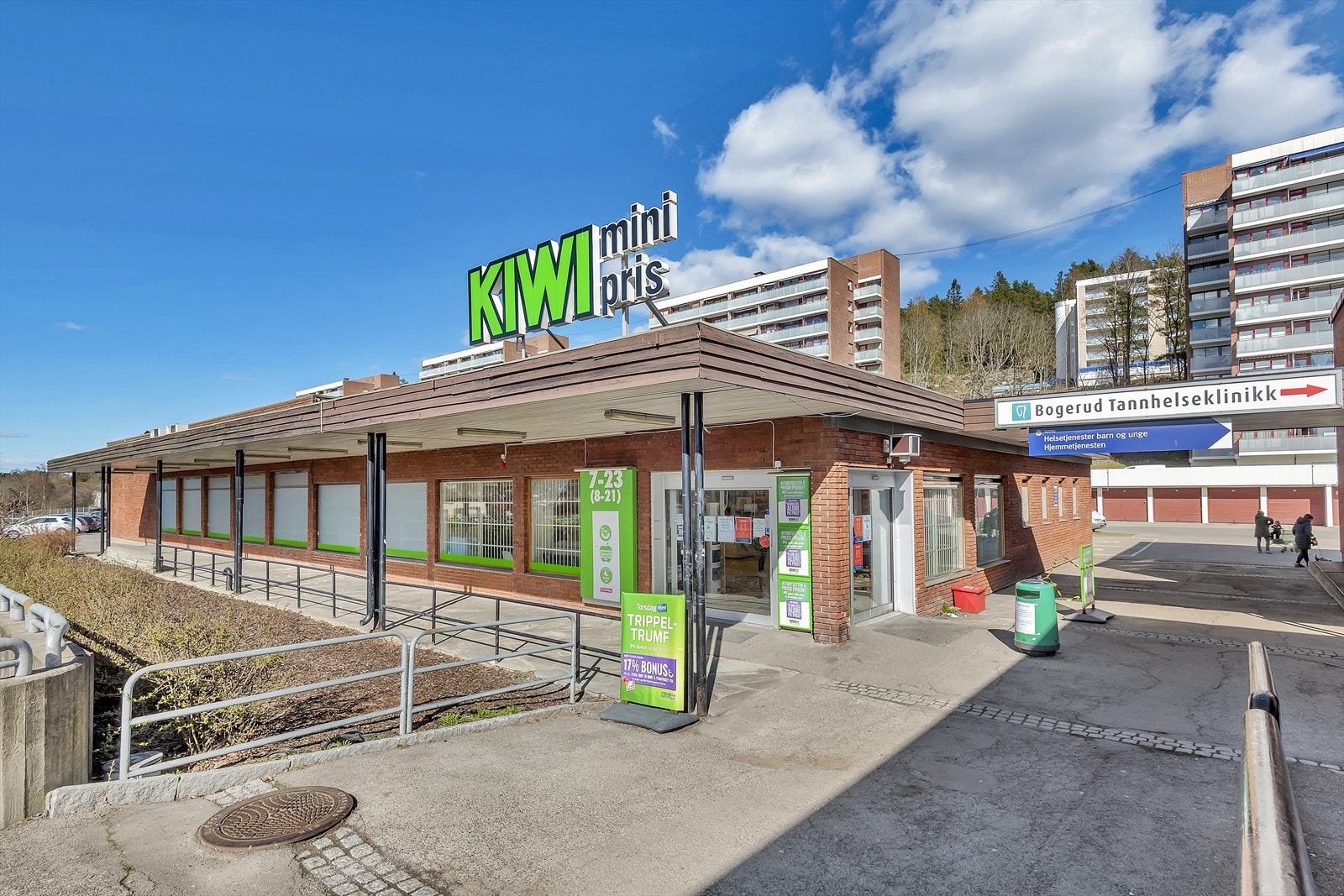 Dagligvarehandelen får du gjort på Kiwi Bogerud. Galleribilde