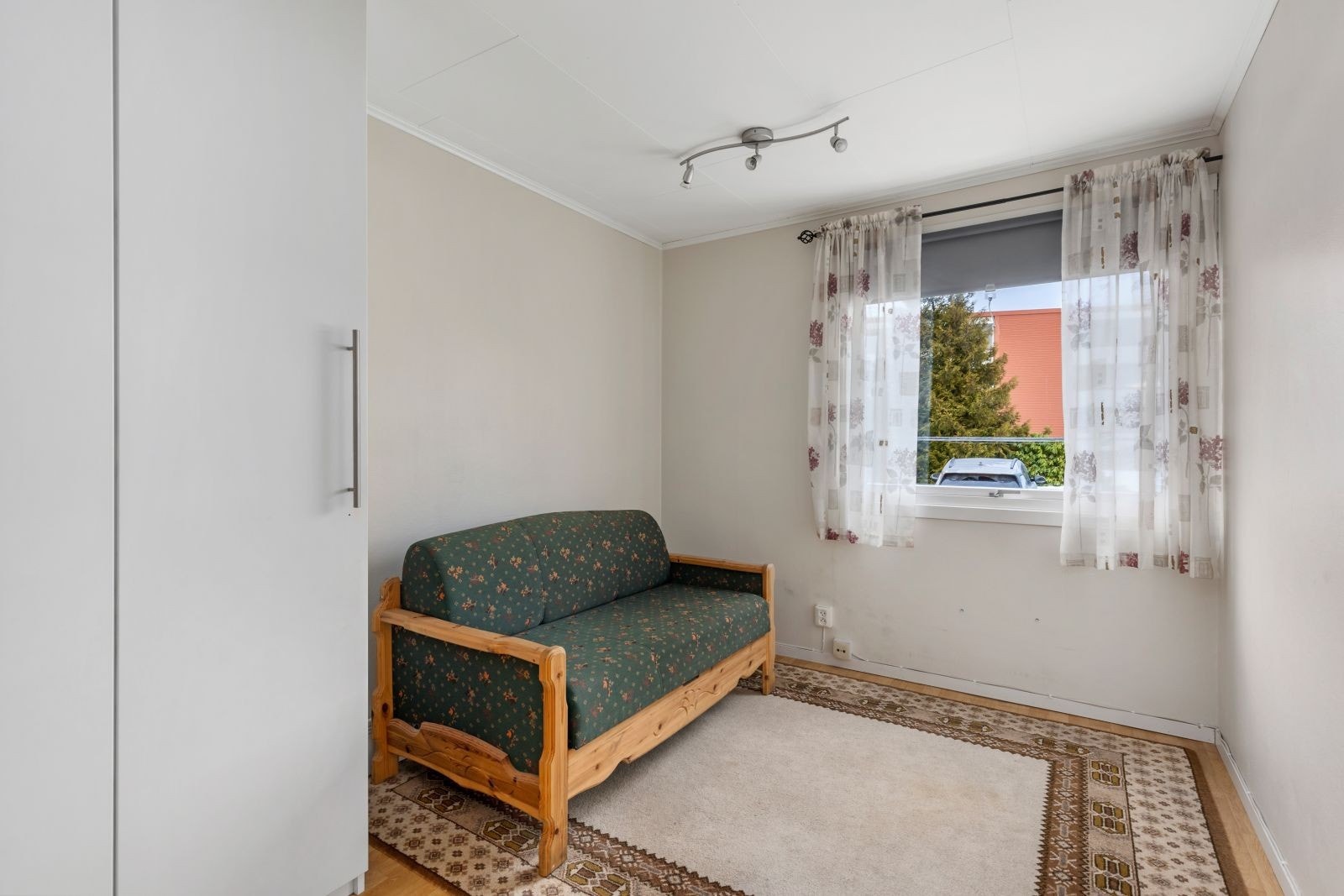 Det andre soverommet er på ca. 10 kvm, og har god plass til dobbeltseng og garderobeløsninger. Galleribilde