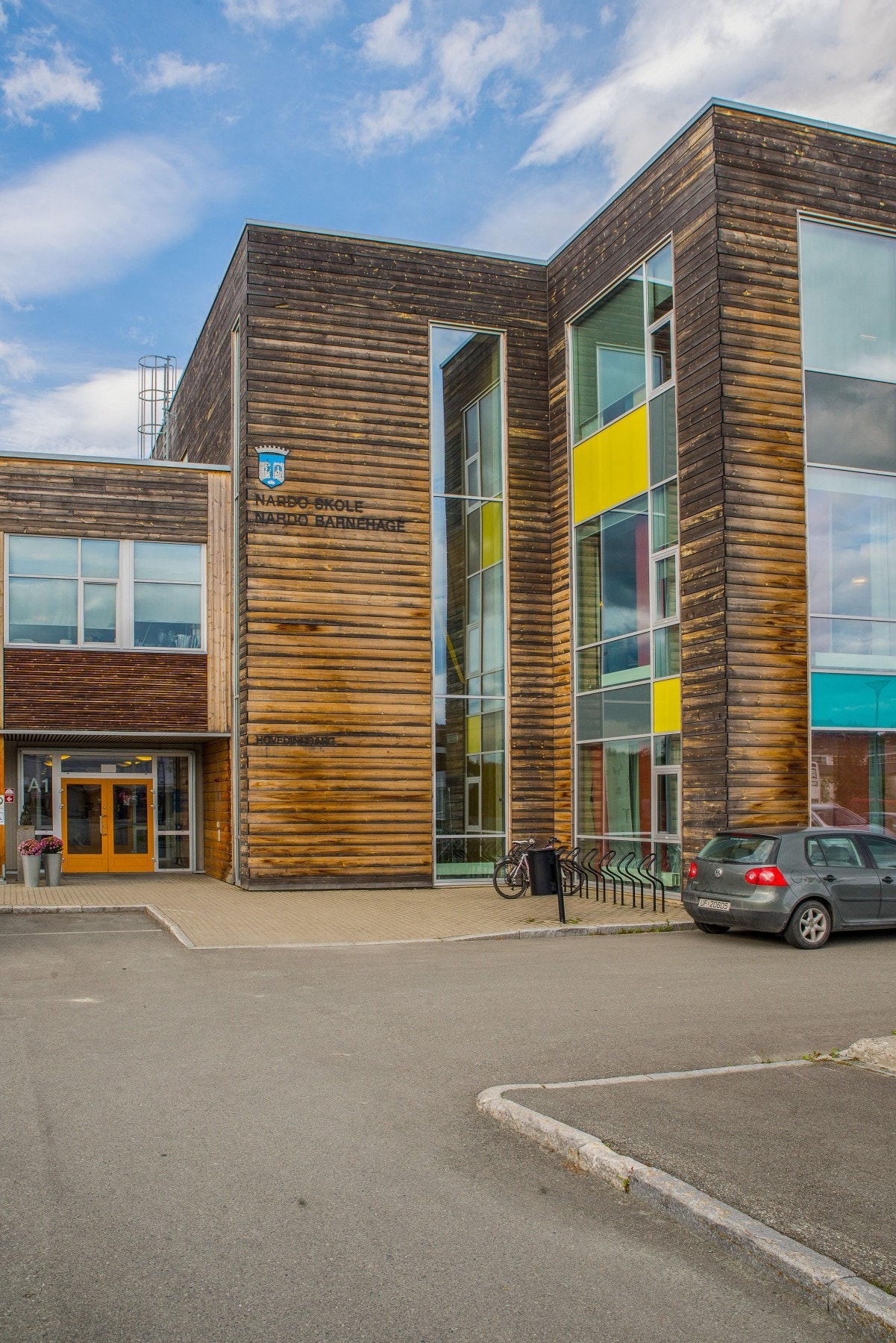 Fra boligen er det kort vei, enten til fots eller med sykkel, til barnehager, skoler, idrettsanlegg, studiesteder og turområder. Galleribilde