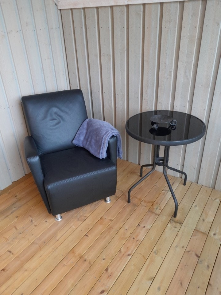 Overbygd terrasse i 2 etg., mot øst, med morgensol store deler av året, med utgang fra Hovedsoverommet Galleribilde