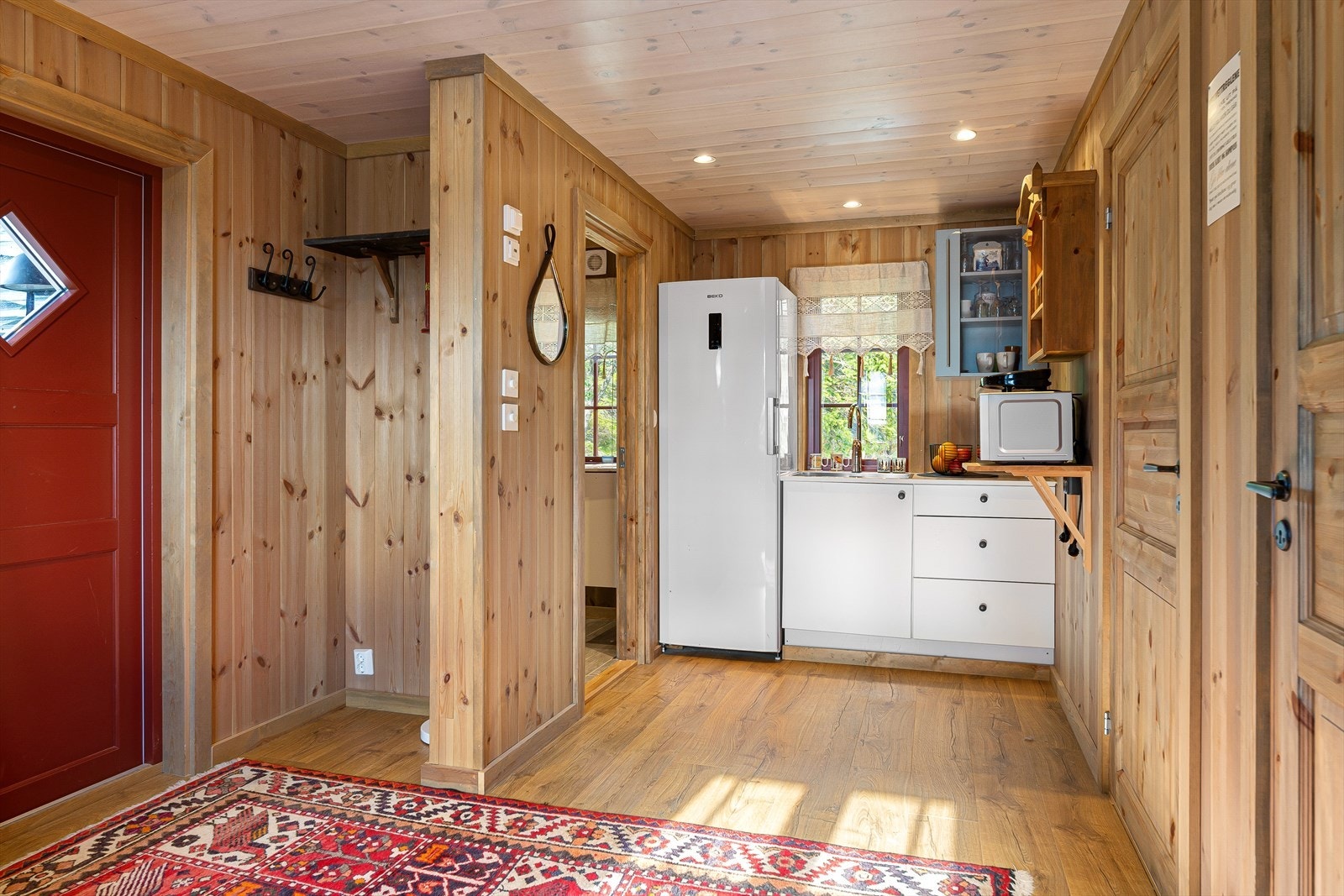 Annekset har downlights i stuen. Galleribilde