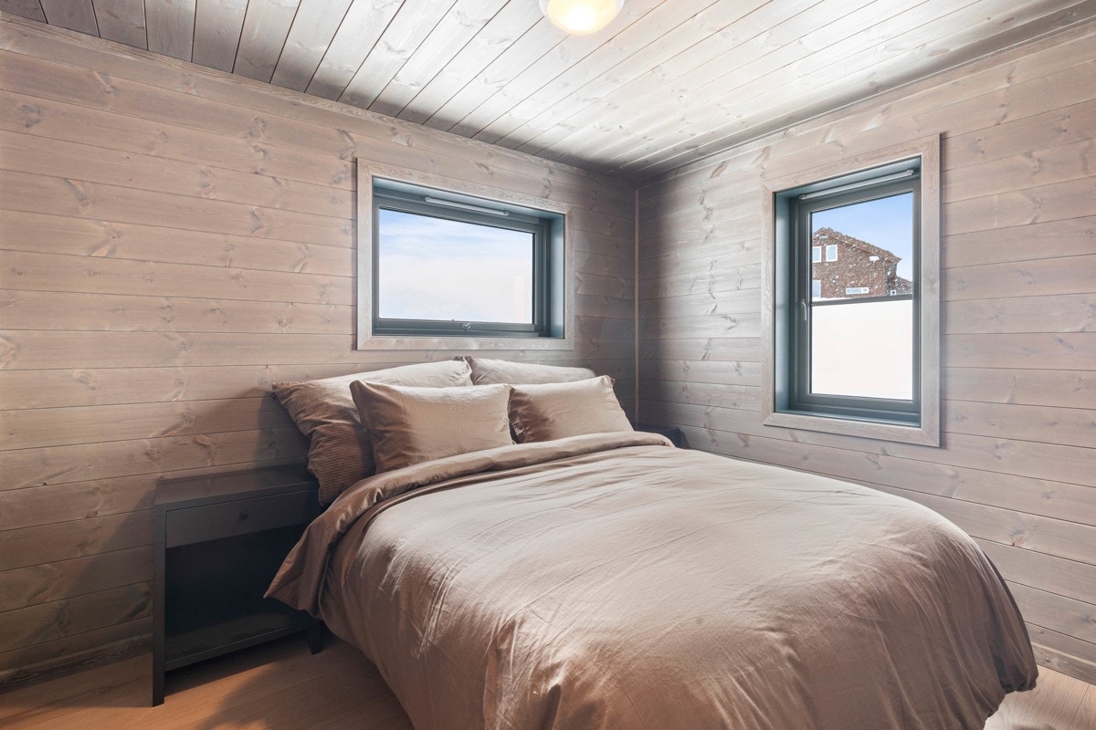 Soverom 1 nede - Bilde fra nabohytta (speilvendt) Furåsen 32. Galleribilde