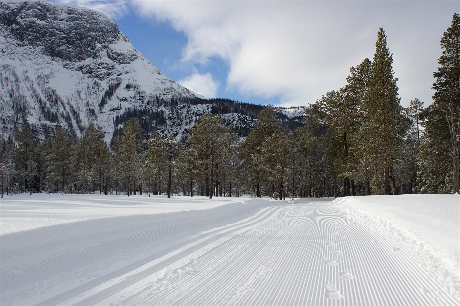 Start helgen med en tur i denne flotte langrennsløypa som går rett nedefor hytteområdet. Galleribilde