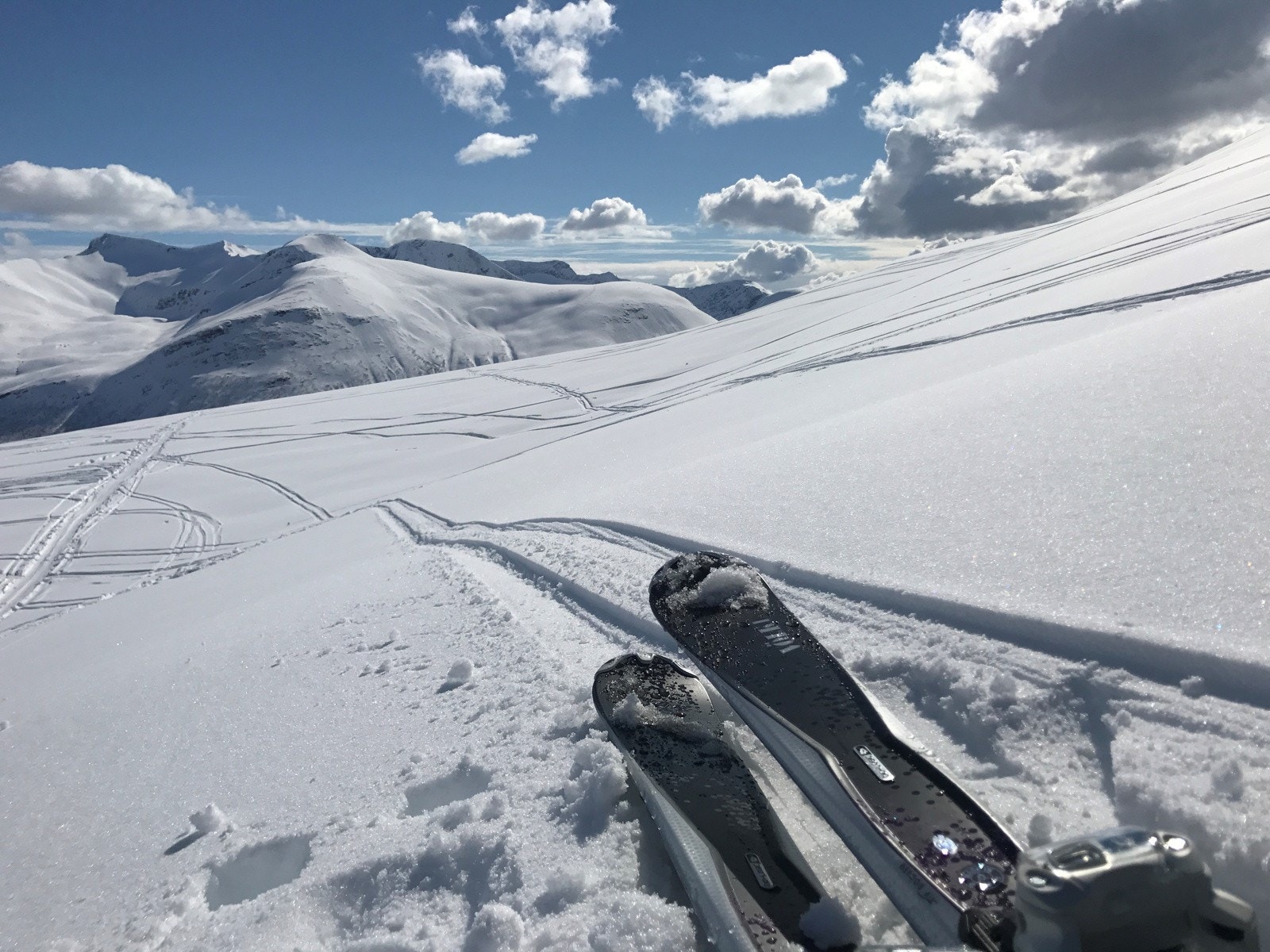 Pudderalarmen går stadig vekk på snøsikre Overøye. Galleribilde