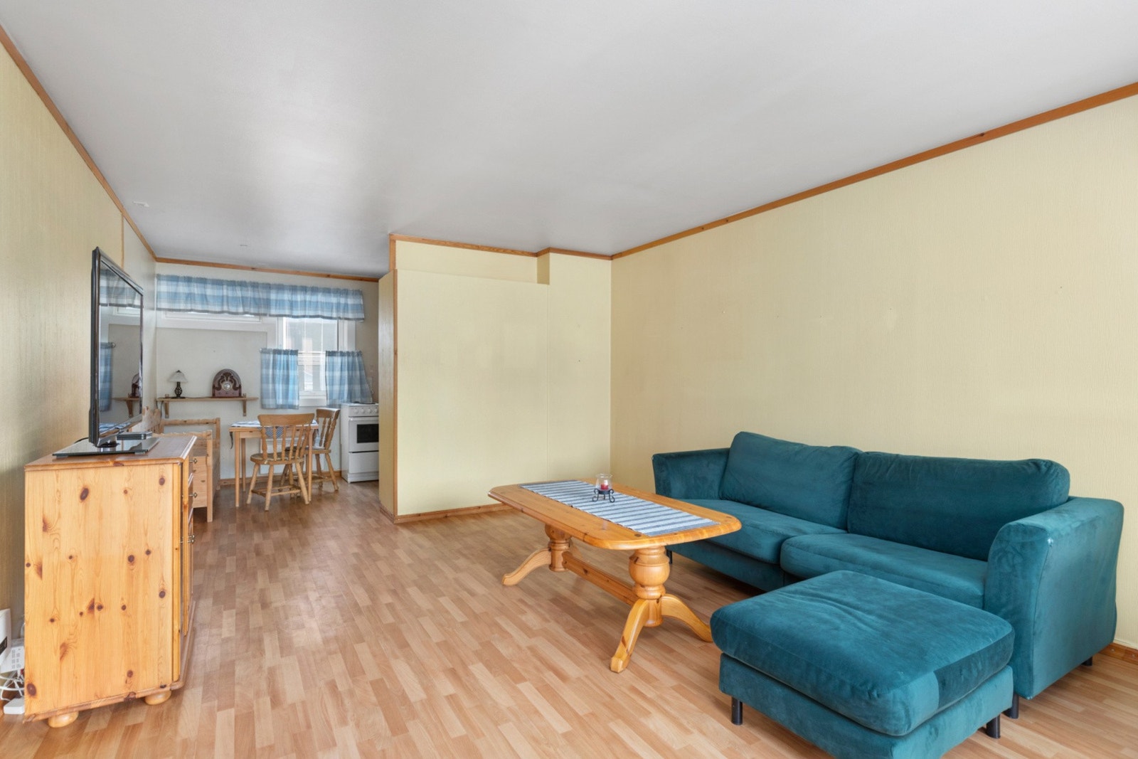 Leiligheten har oppussingsbehov, så her har man en gyllen mulighet til å utforme leiligheten etter egen stil og preferanser. Galleribilde