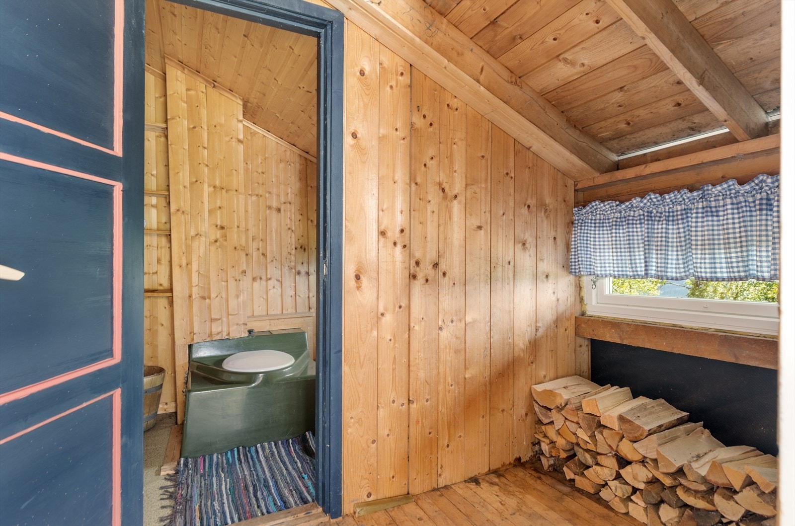 Do og bodrom i tilknytning til inngangsparti. Galleribilde