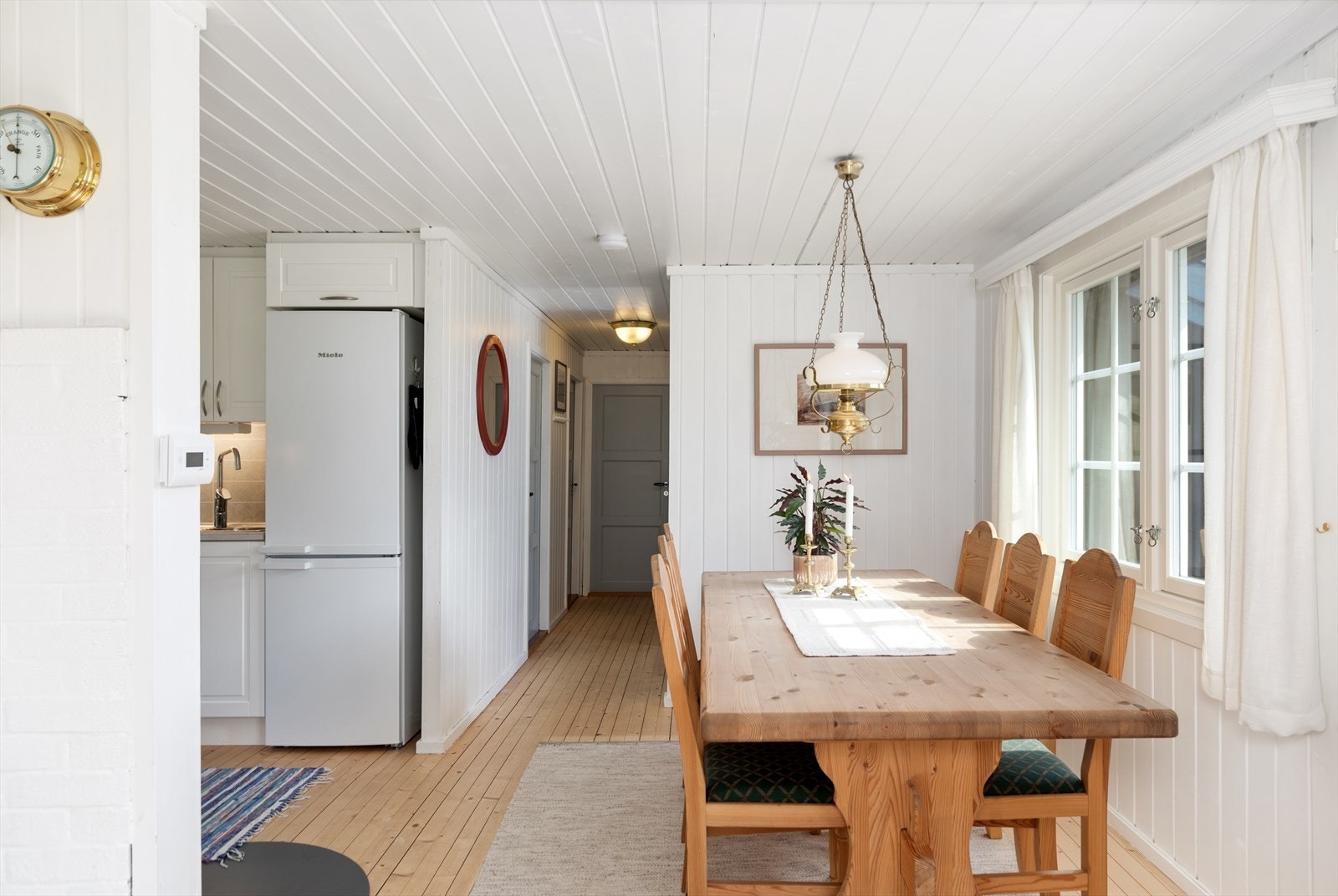 Her kan alle og enhver nyte et rykende ferskt hyttemåltid servert rett fra kjøkkenet. Galleribilde