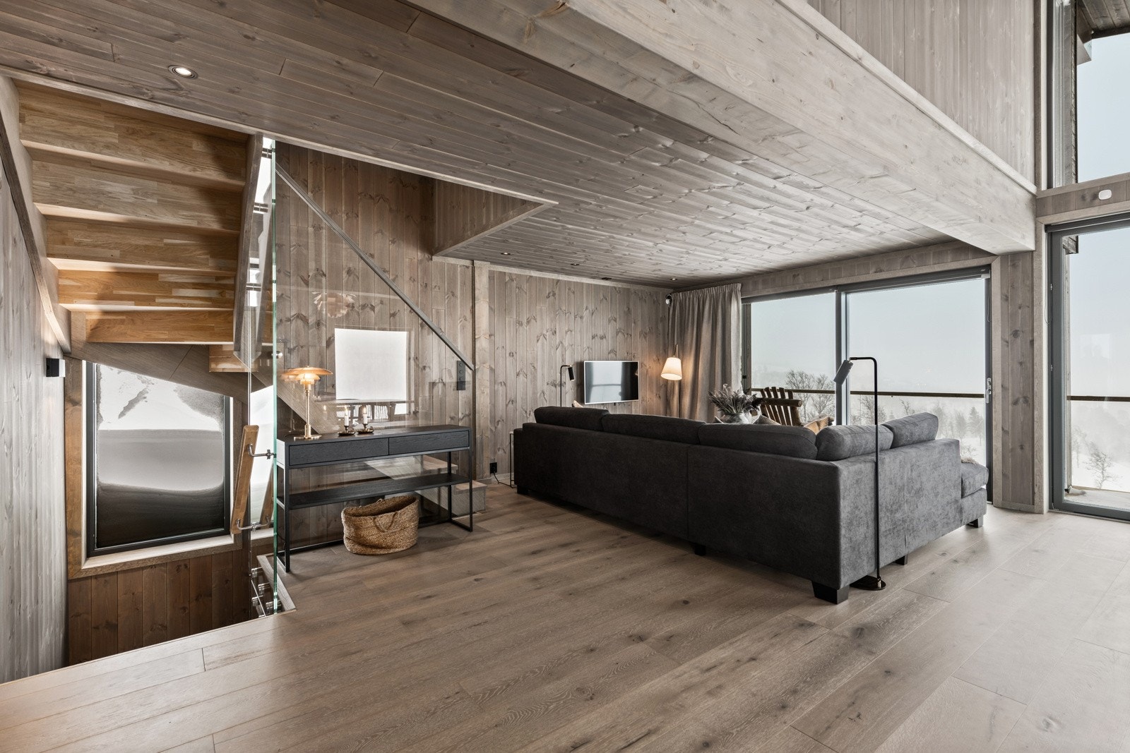 Alle bilder er fra chalet som er solgt tidligere i prosjektet. Det vil derfor blant annet avvike noe på tilvalg, utsikt og vinkel. Galleribilde