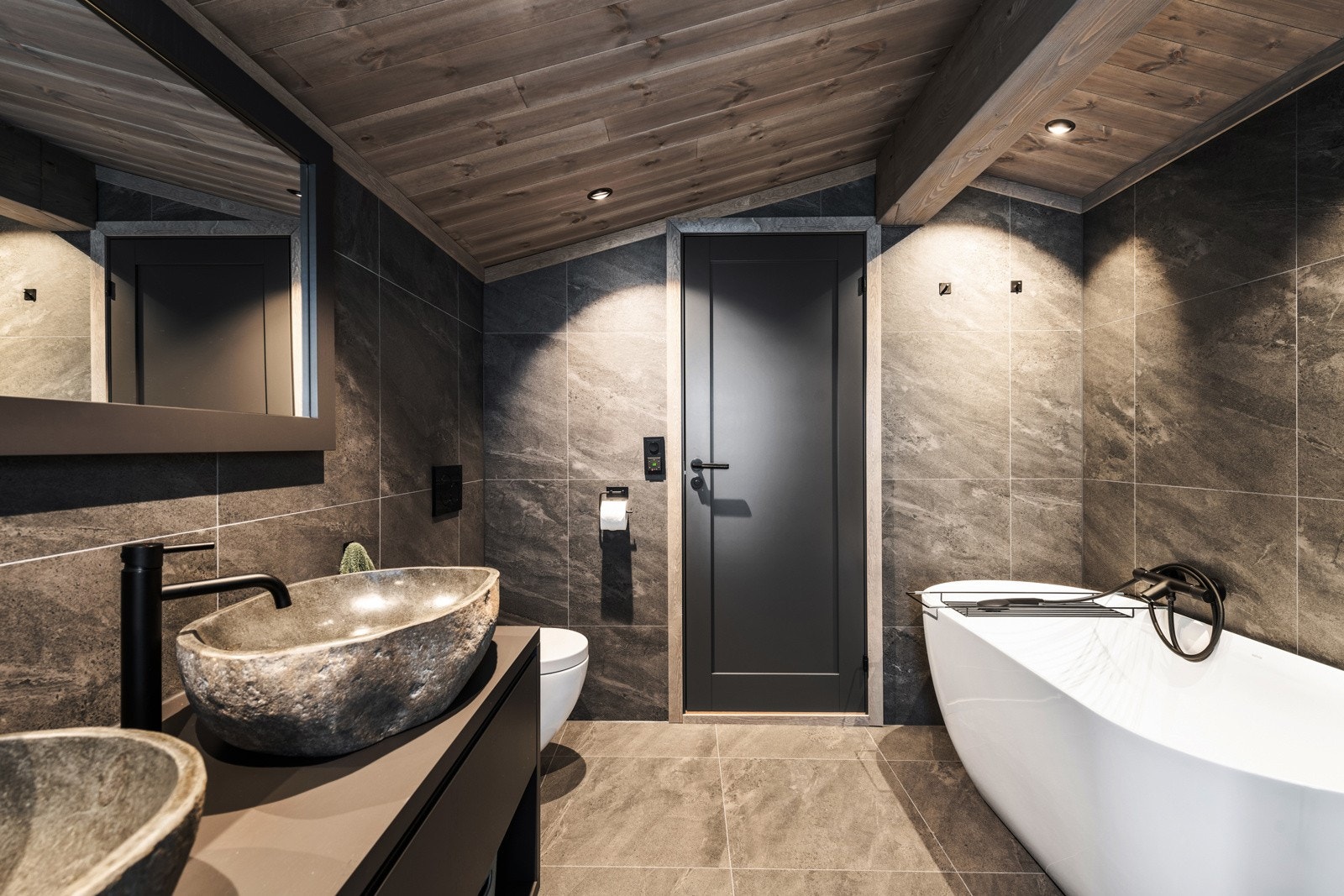 Alle bilder er fra chalet som er solgt tidligere i prosjektet. Det vil derfor blant annet avvike noe på tilvalg, utsikt og vinkel. Galleribilde