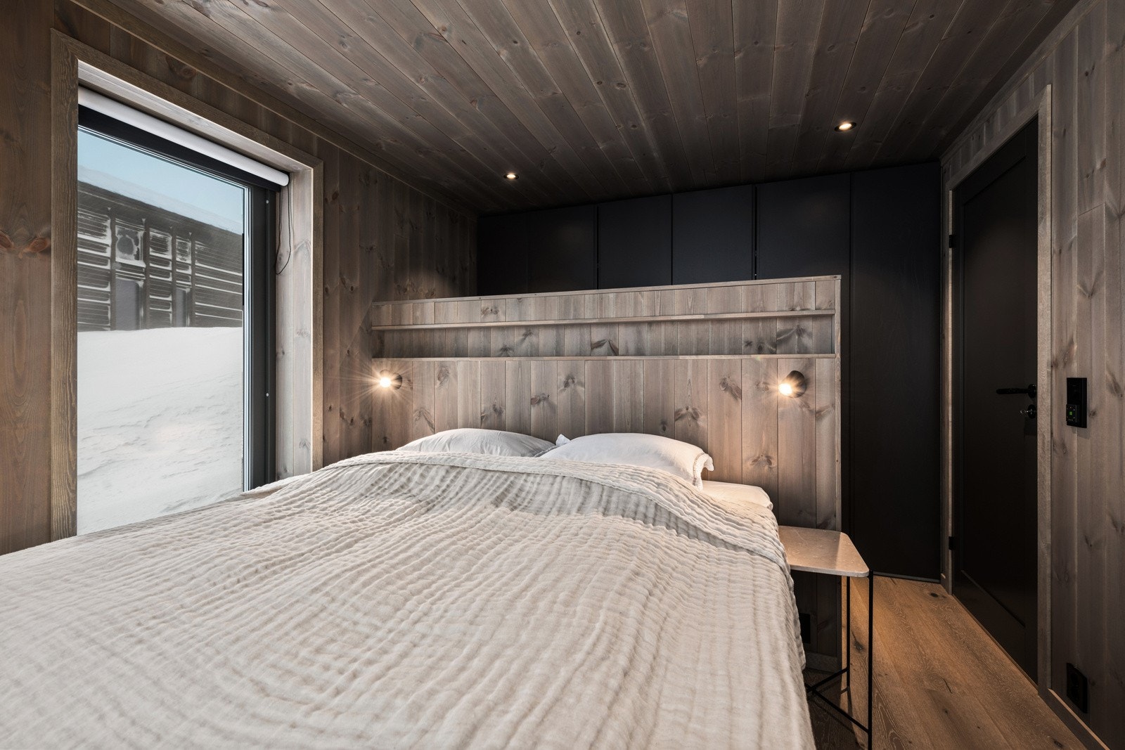 Alle bilder er fra chalet som er solgt tidligere i prosjektet. Det vil derfor blant annet avvike noe på tilvalg, utsikt og vinkel. Galleribilde