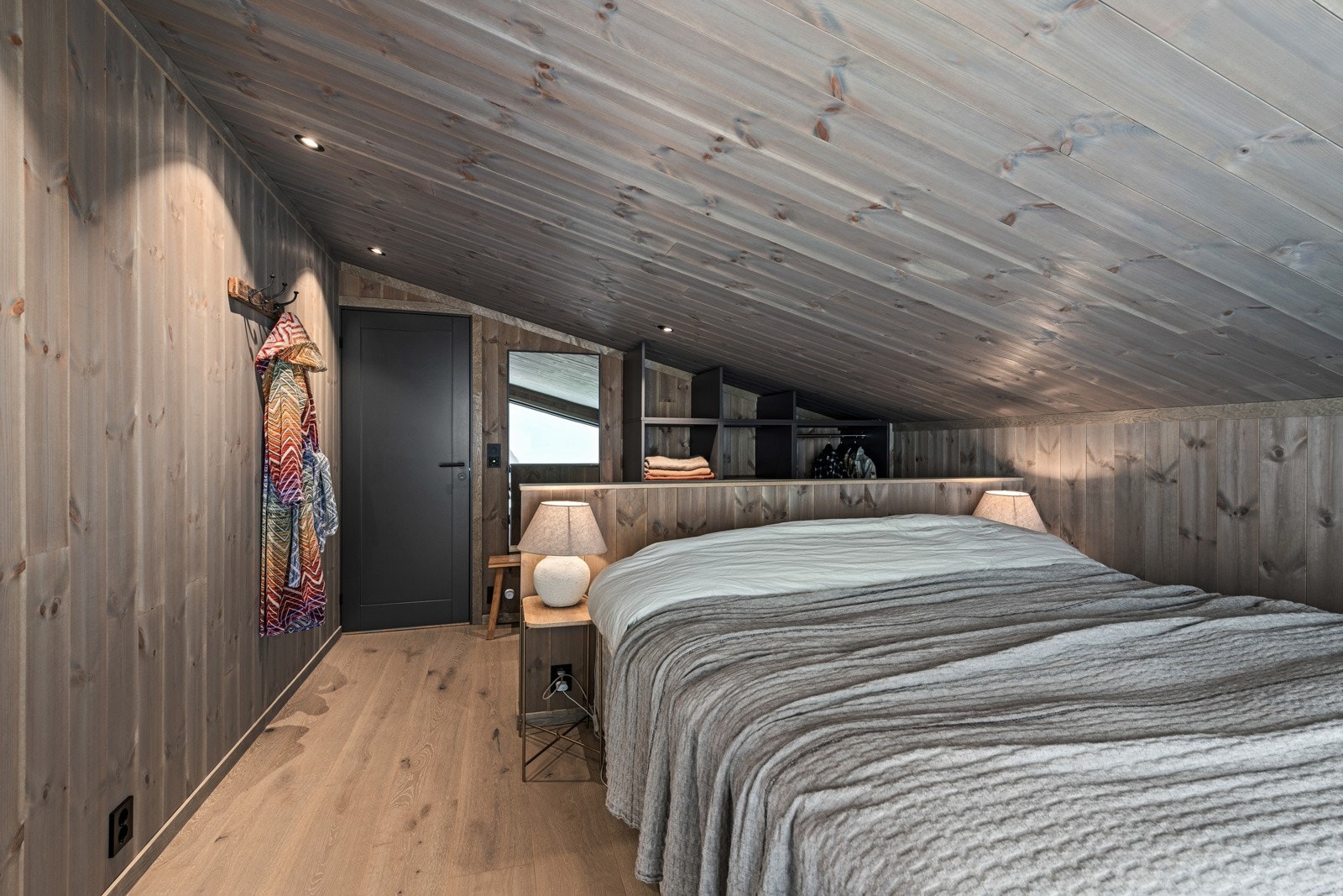 Alle bilder er fra chalet som er solgt tidligere i prosjektet. Det vil derfor blant annet avvike noe på tilvalg, utsikt og vinkel. Galleribilde