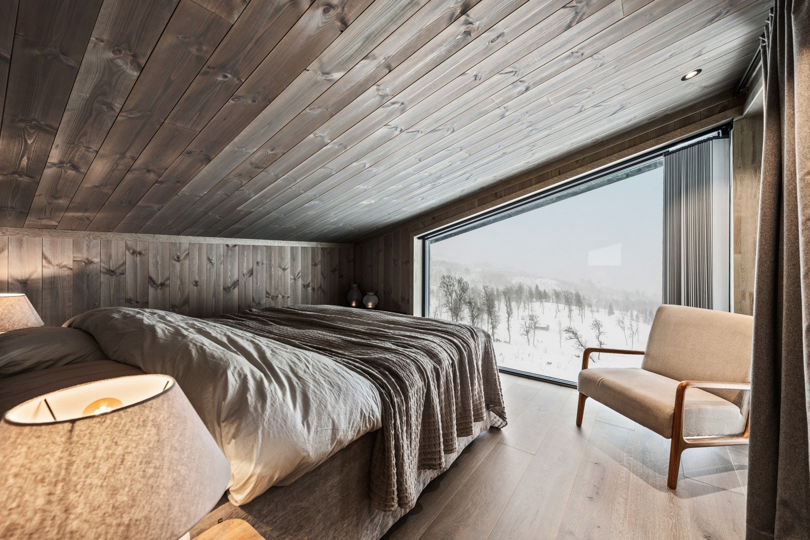 Alle bilder er fra chalet som er solgt tidligere i prosjektet. Det vil derfor blant annet avvike noe på tilvalg, utsikt og vinkel. Galleribilde