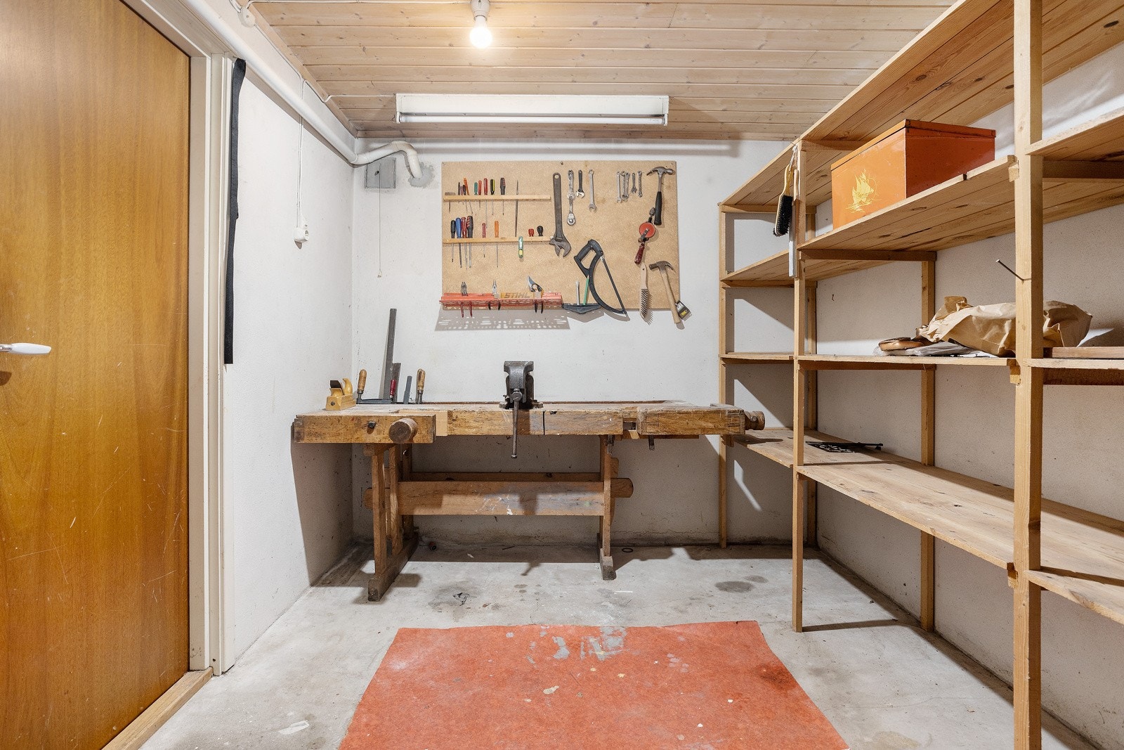 Kjelleren inneholder 3 boder, vaskerom, kjellerstue og toalettrom Galleribilde