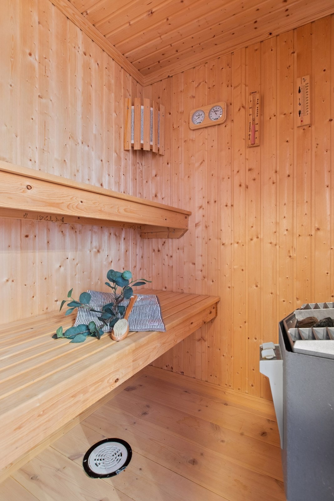 I tilknytning til baderom 1 ligger en deilig badstue. Galleribilde