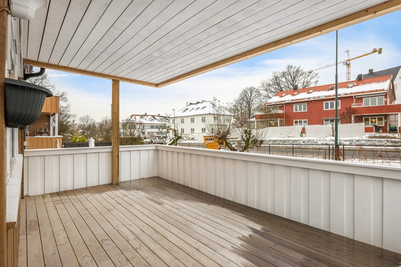 4-roms oppussingsobjekt med vestvendt terrasse og fin hage Galleribilde