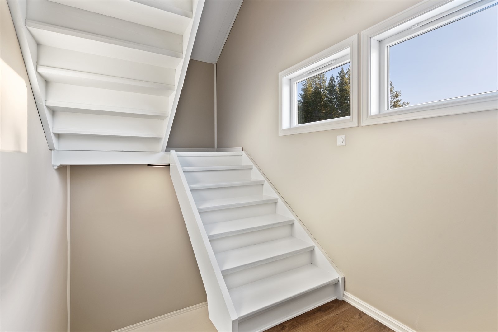 Tapp opp til loft fra 2 etg. Galleribilde