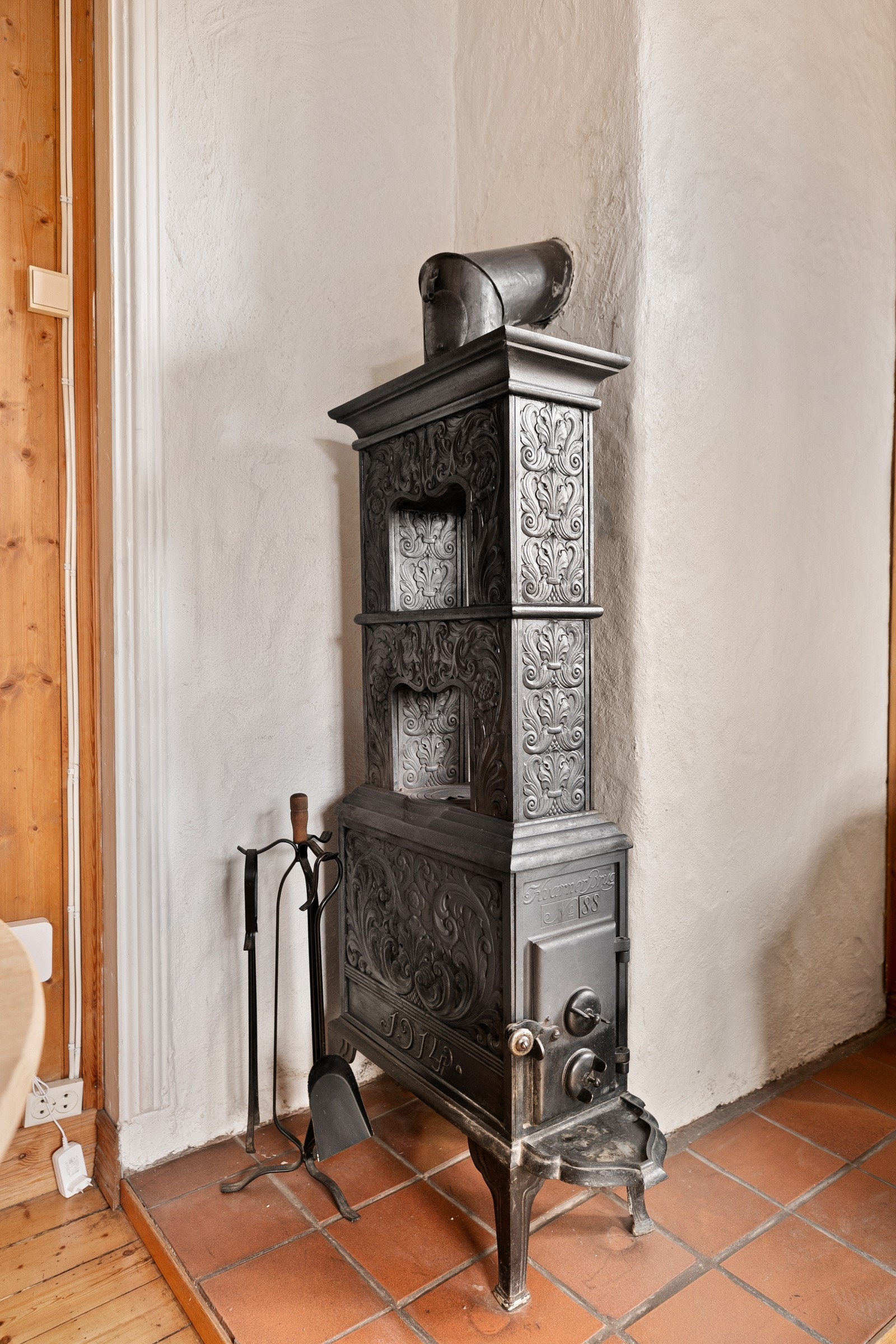 Detalj. ( Peisen virker ikke slik den står i dag ) Galleribilde