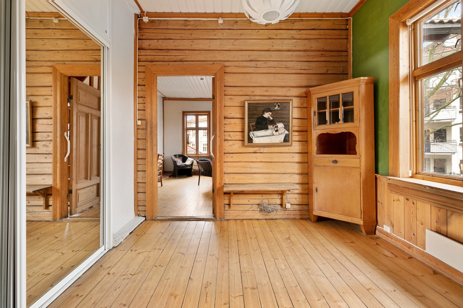 Nydelige tømmervegger. Galleribilde