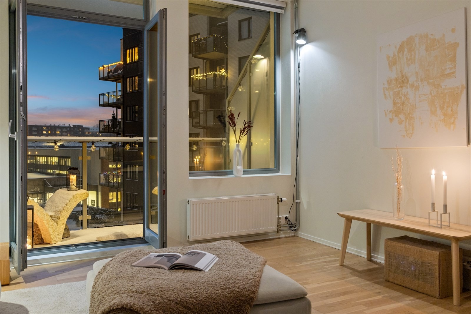 Kveldsstemning stue. Galleribilde