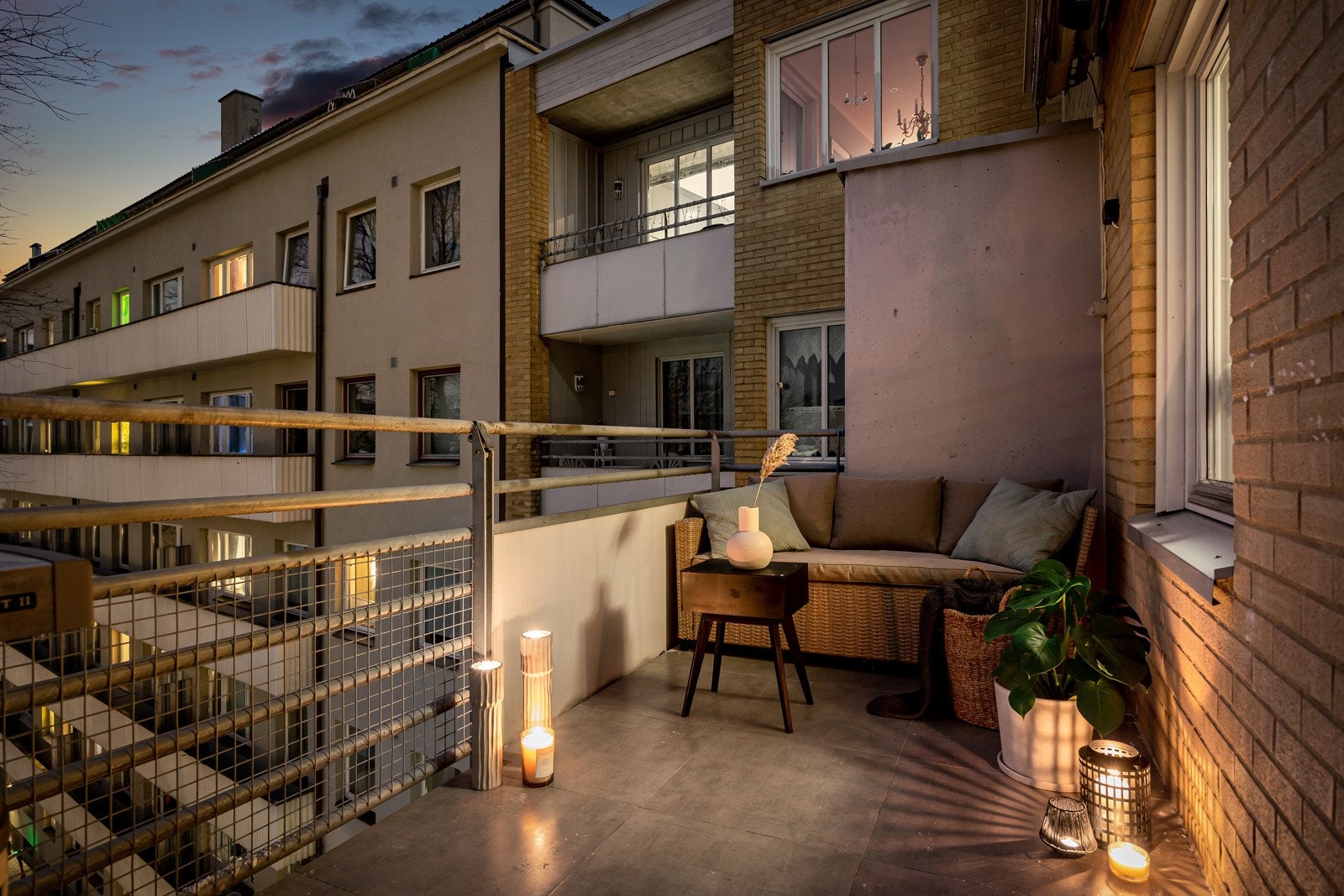 Kveldstemning på balkong 1 Galleribilde