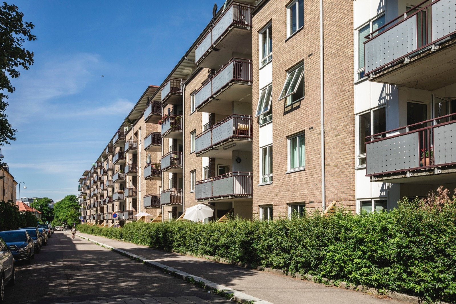 I årene 1998-1999 ble boligenhetene i Sagene Ring reist rundt de ærverdige trikkestallene, og rommer til sammen 250 leiligheter. Galleribilde