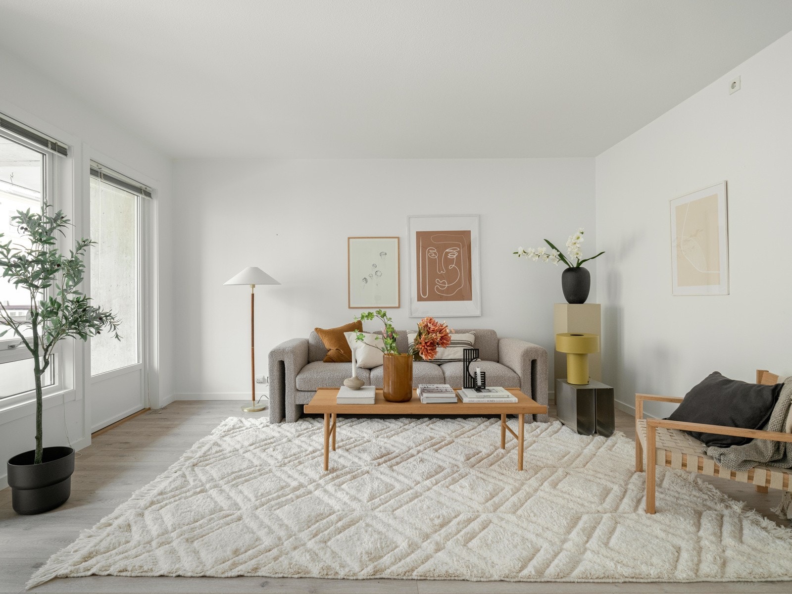 Den gode stuen er det naturlige samlingspunktet i leiligheten. Galleribilde