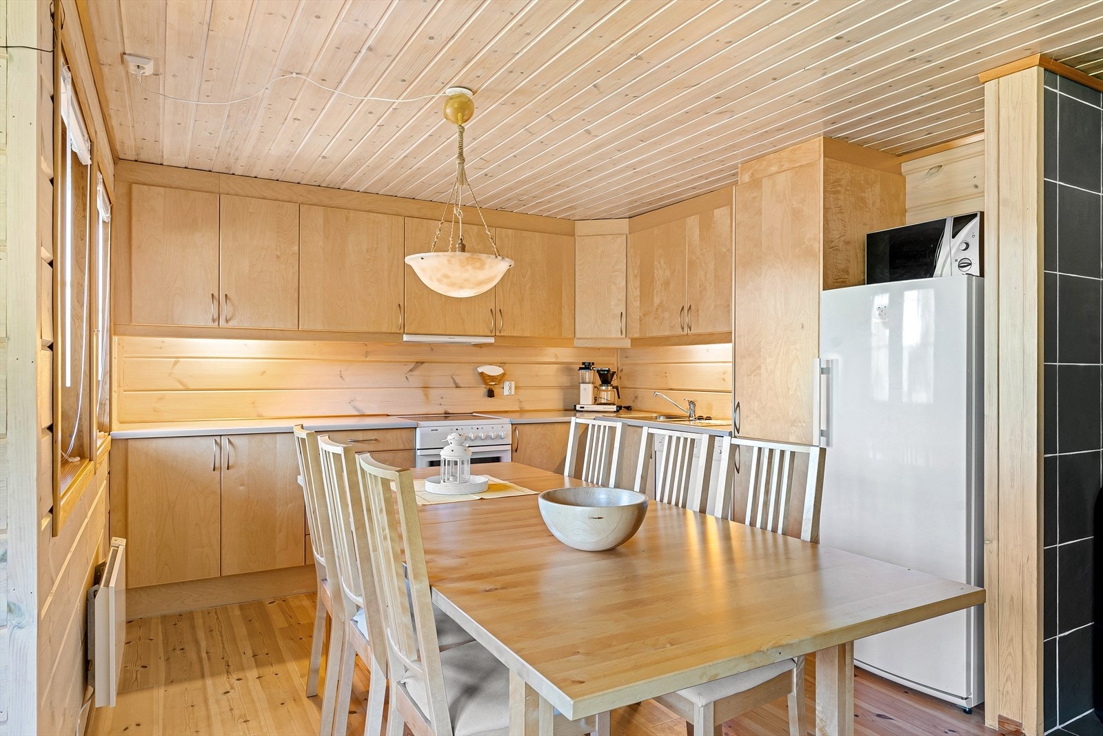 God plass til spisebord Galleribilde