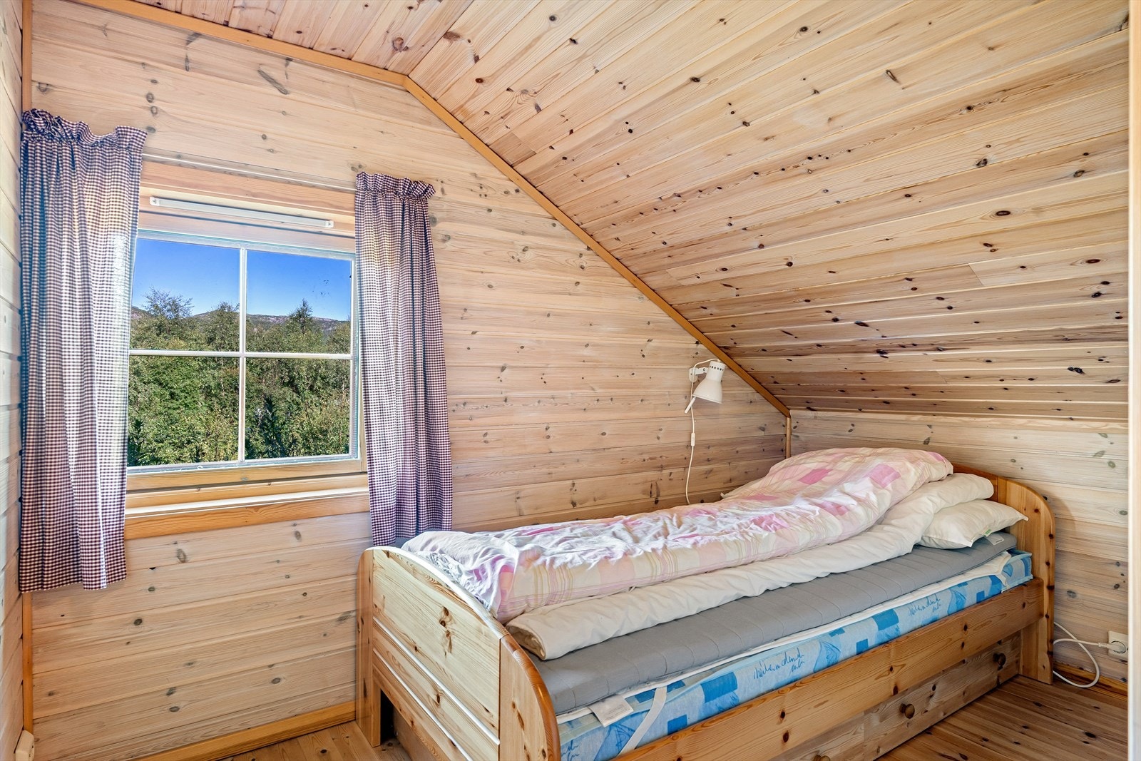 Del av det store soverommet Galleribilde