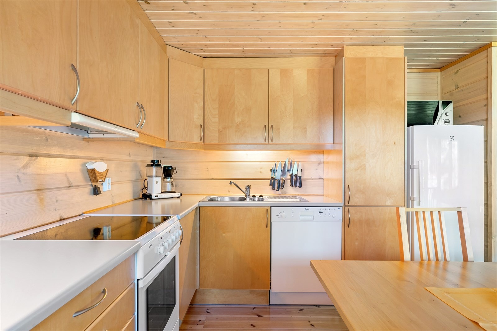 Pent, praktisk kjøkken Galleribilde