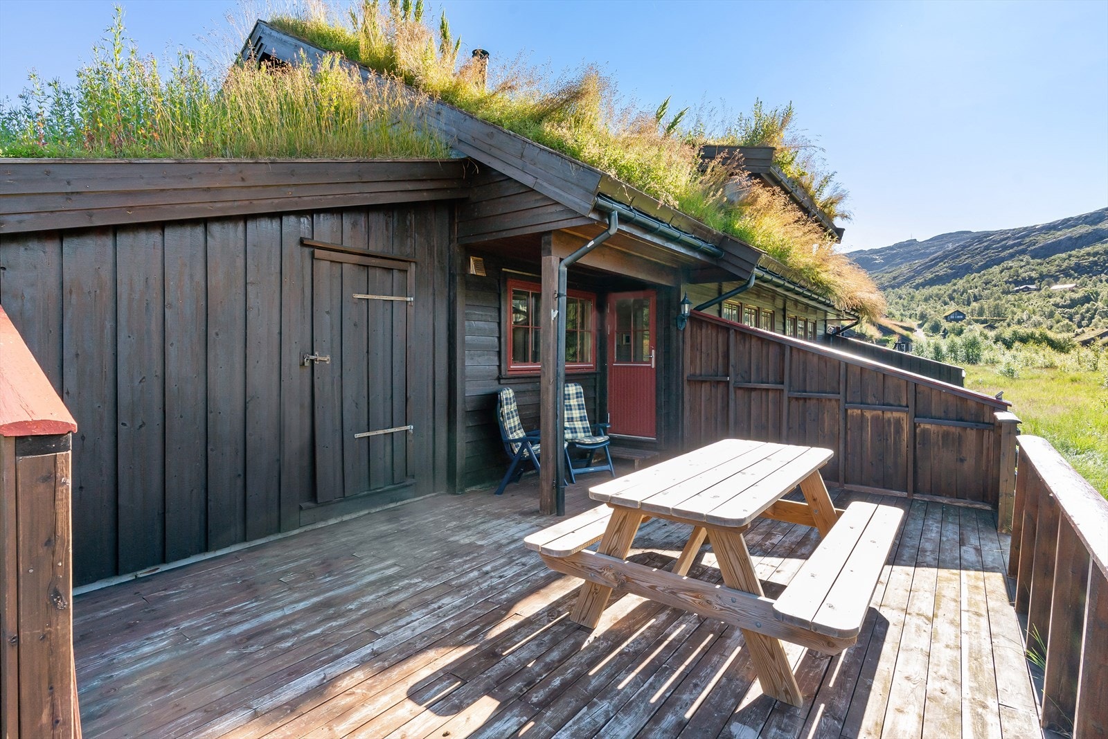 Sørvestvendte uteplasser med gode solforhold Galleribilde