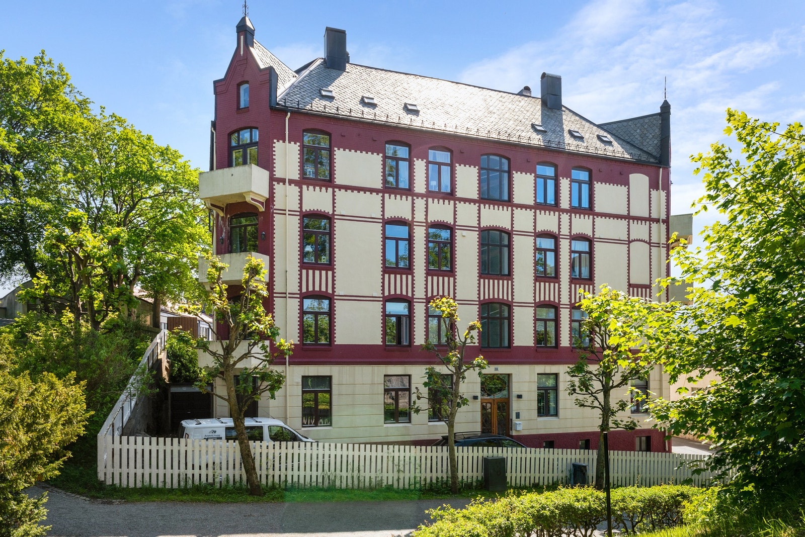 EiendomsMegler1 har gleden av å presentere Lihauggata 10! Galleribilde