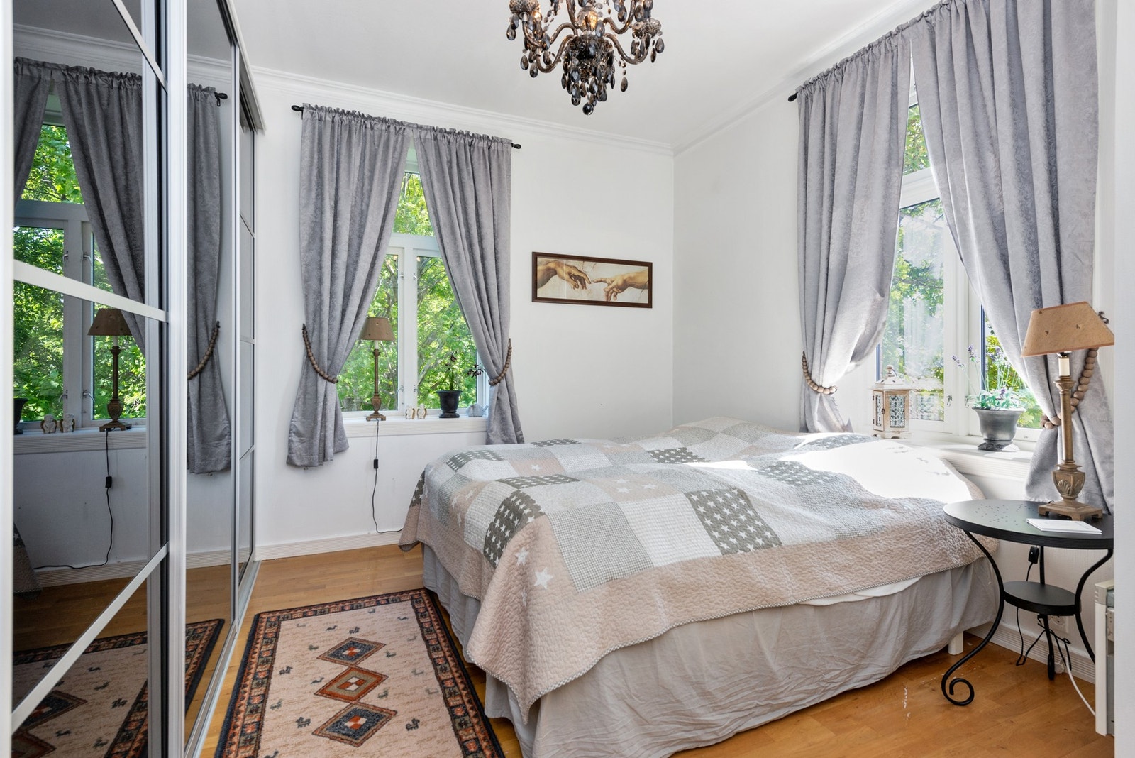 Soverom 1 - God plass til dobbeltseng. Galleribilde