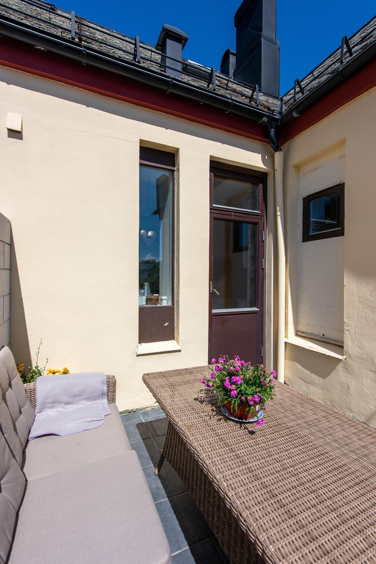 Utgang til sørvendt terrasse. Galleribilde