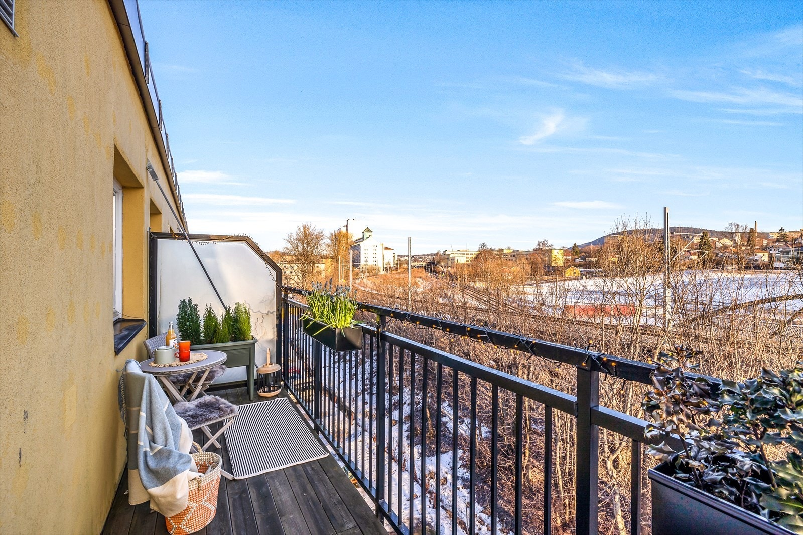 Dette er en stor og sjarmerende leilighet med balkong på Sinsen. Galleribilde