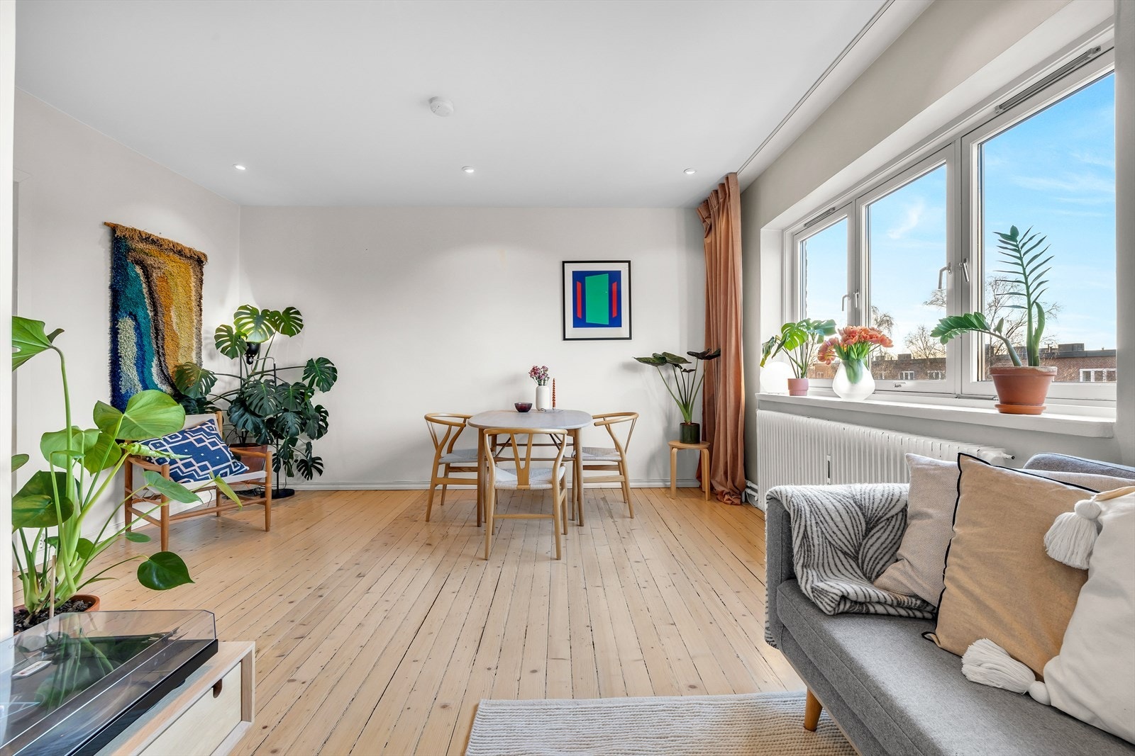 Velkommen til Olaf Schous vei 15, presenteres av Nini Tran v/Eiendomsmegler1! Galleribilde