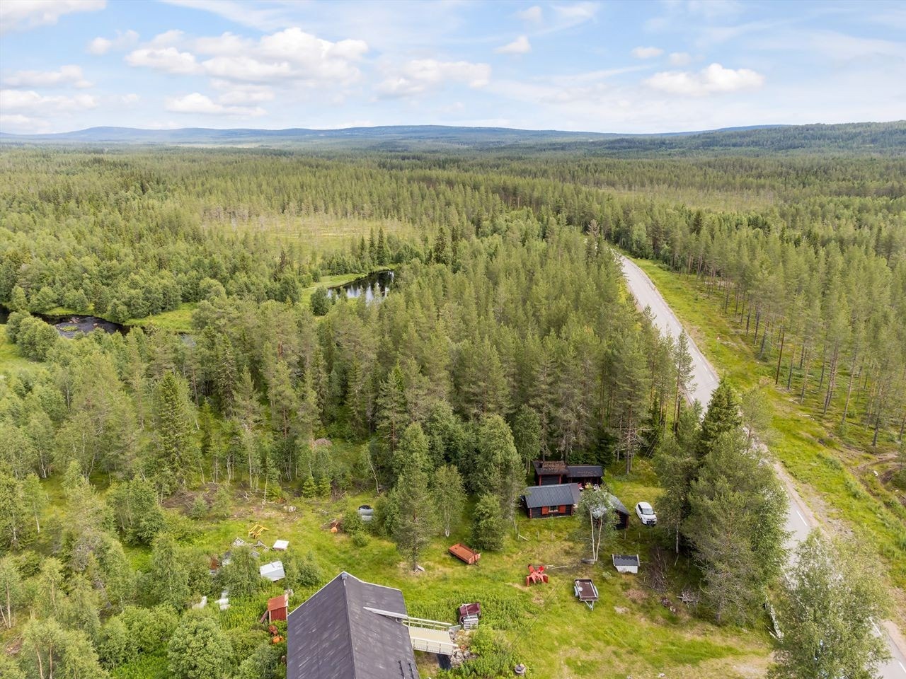 En vennlig natur med fine turmål, stier og skiløyper . Kort veg til Fulufjellet, Trysilfjellet og Sverige Galleribilde