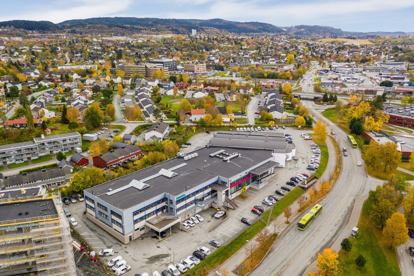 Bratsbergvegen 2 - Oversiktsbilde over eiendommen Galleribilde