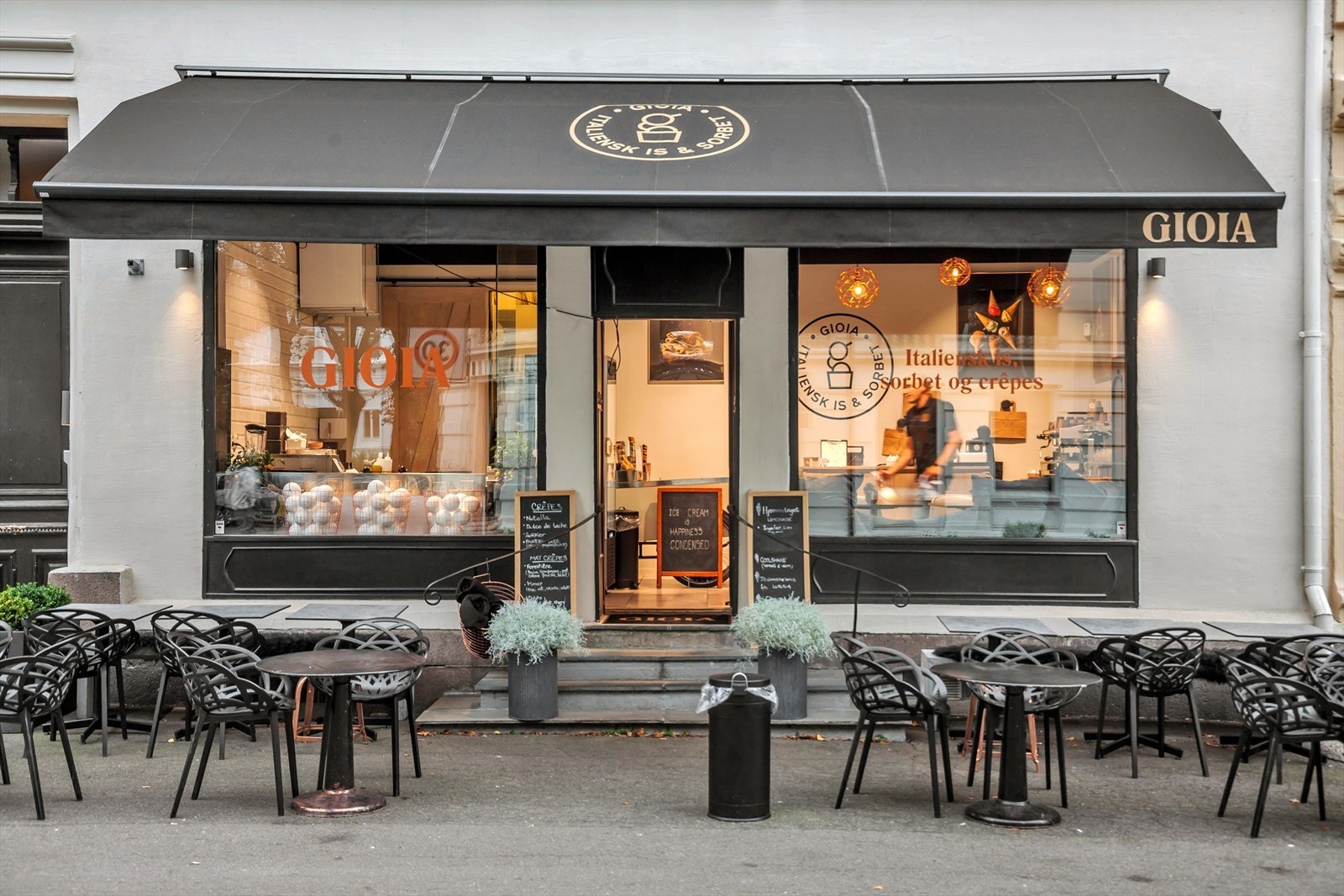 Gioia finner du kun 2-3 min fra leiligheten Galleribilde