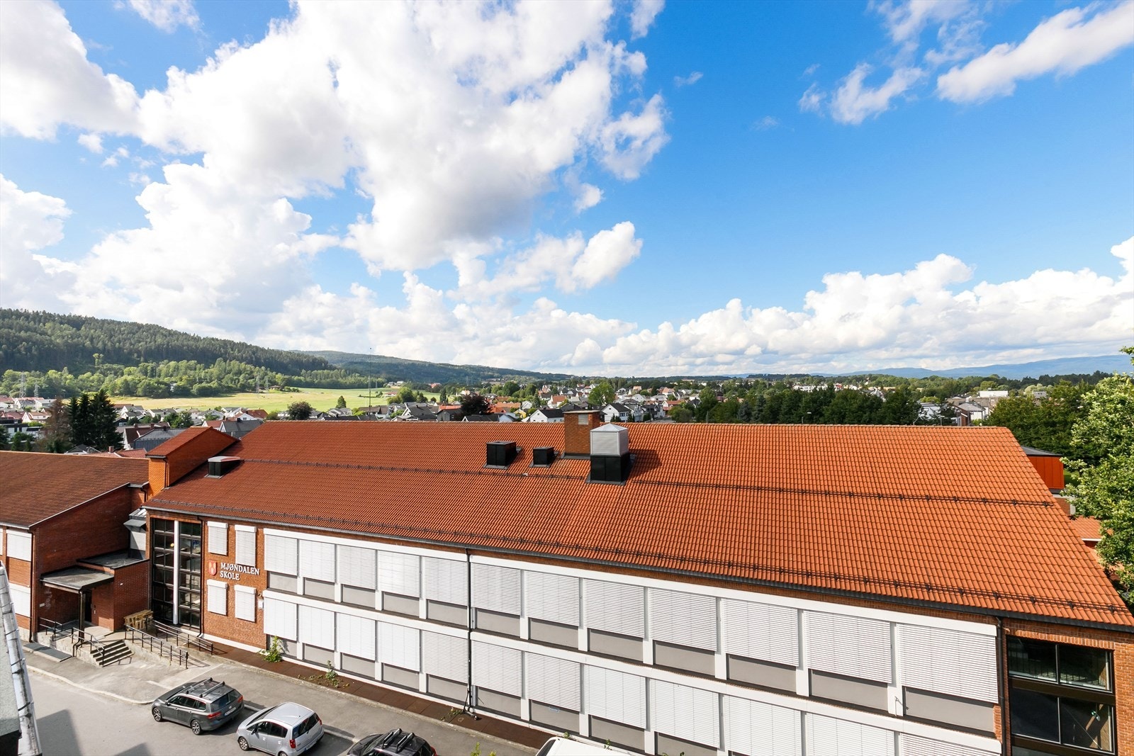 Ca. 7 minutters gangavstand til Mjøndalen barneskole Galleribilde