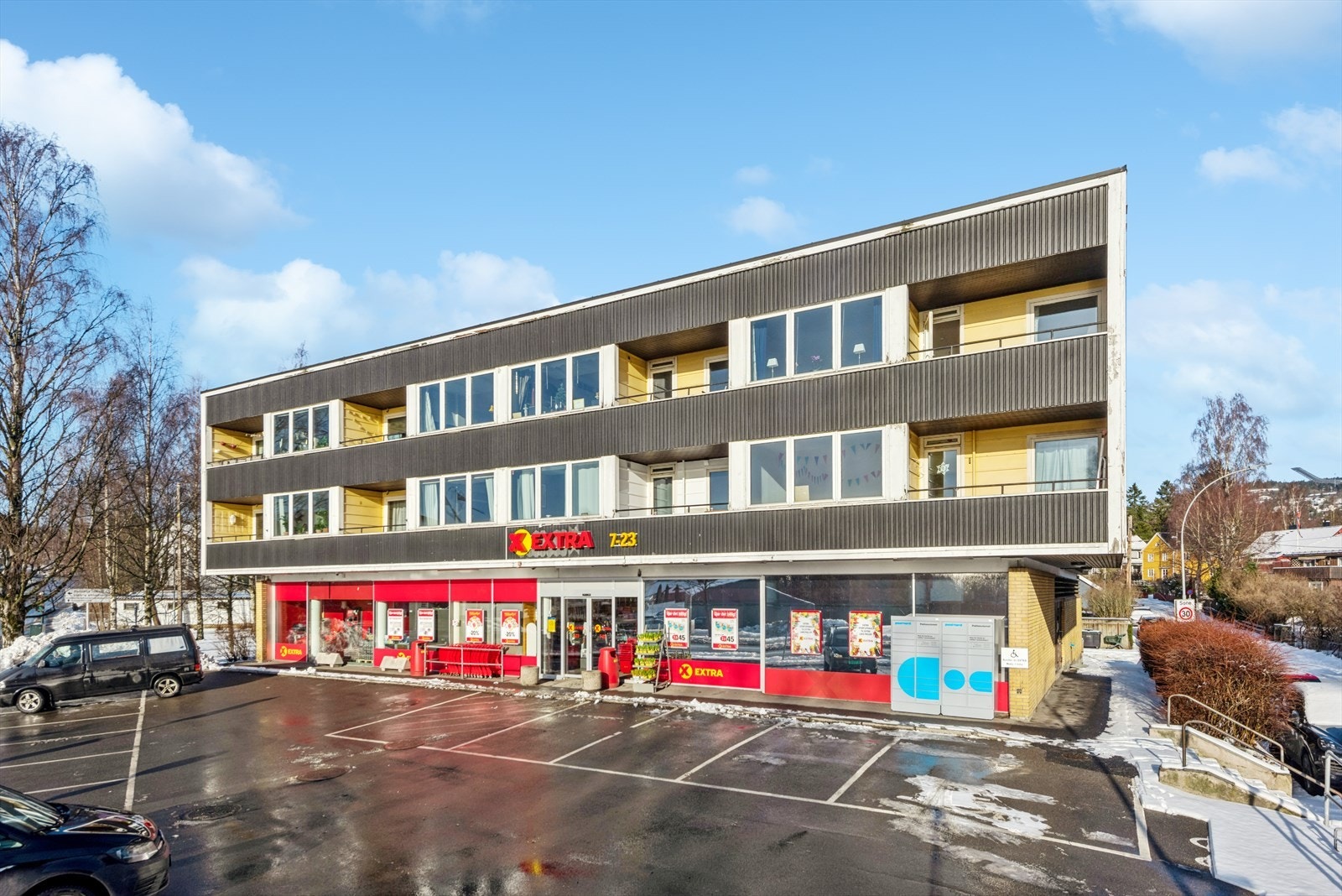 Fasade. Leiligheten ligger øverst til høyre. Galleribilde