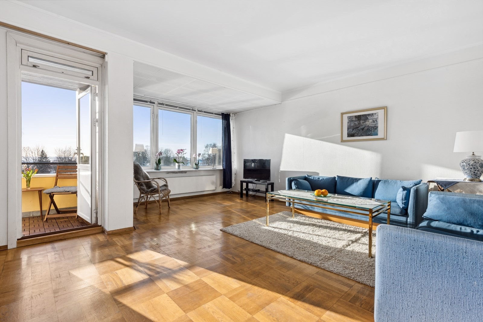 Stor og lys stue Galleribilde