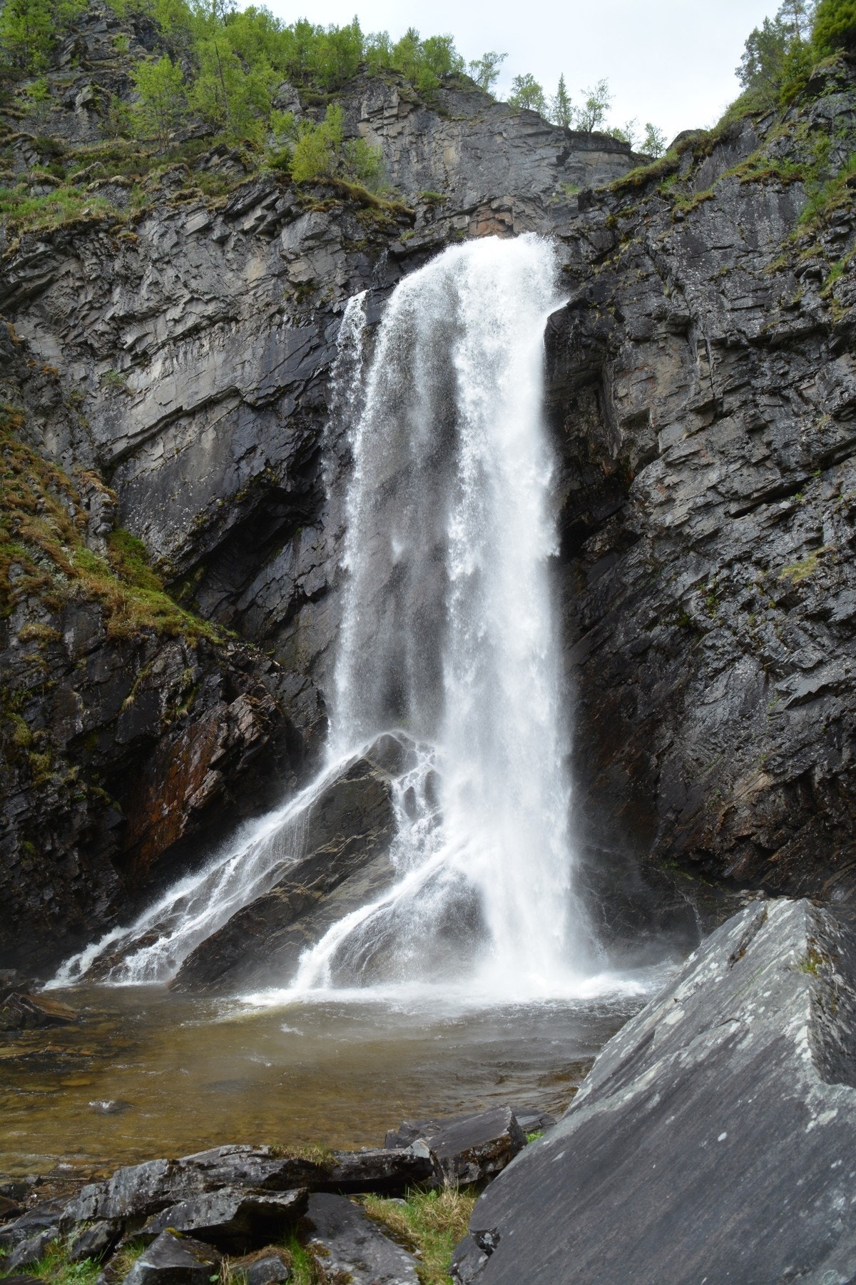 Fra en av de mange fossefallene i området Galleribilde